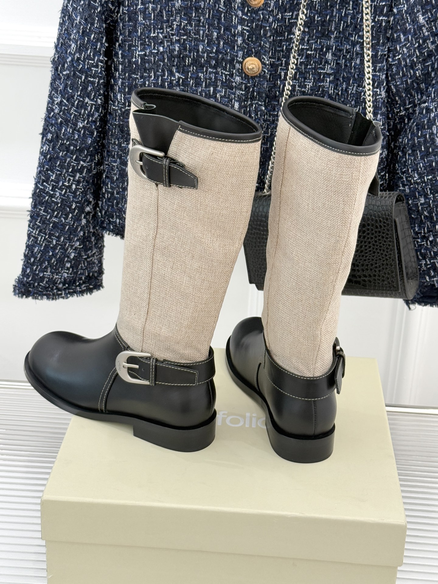 UNfolio25WF新品复古皮带扣拼色靴系列当复古风潮碰撞撞色美学这系列以标志性细节与多元风格重新定义