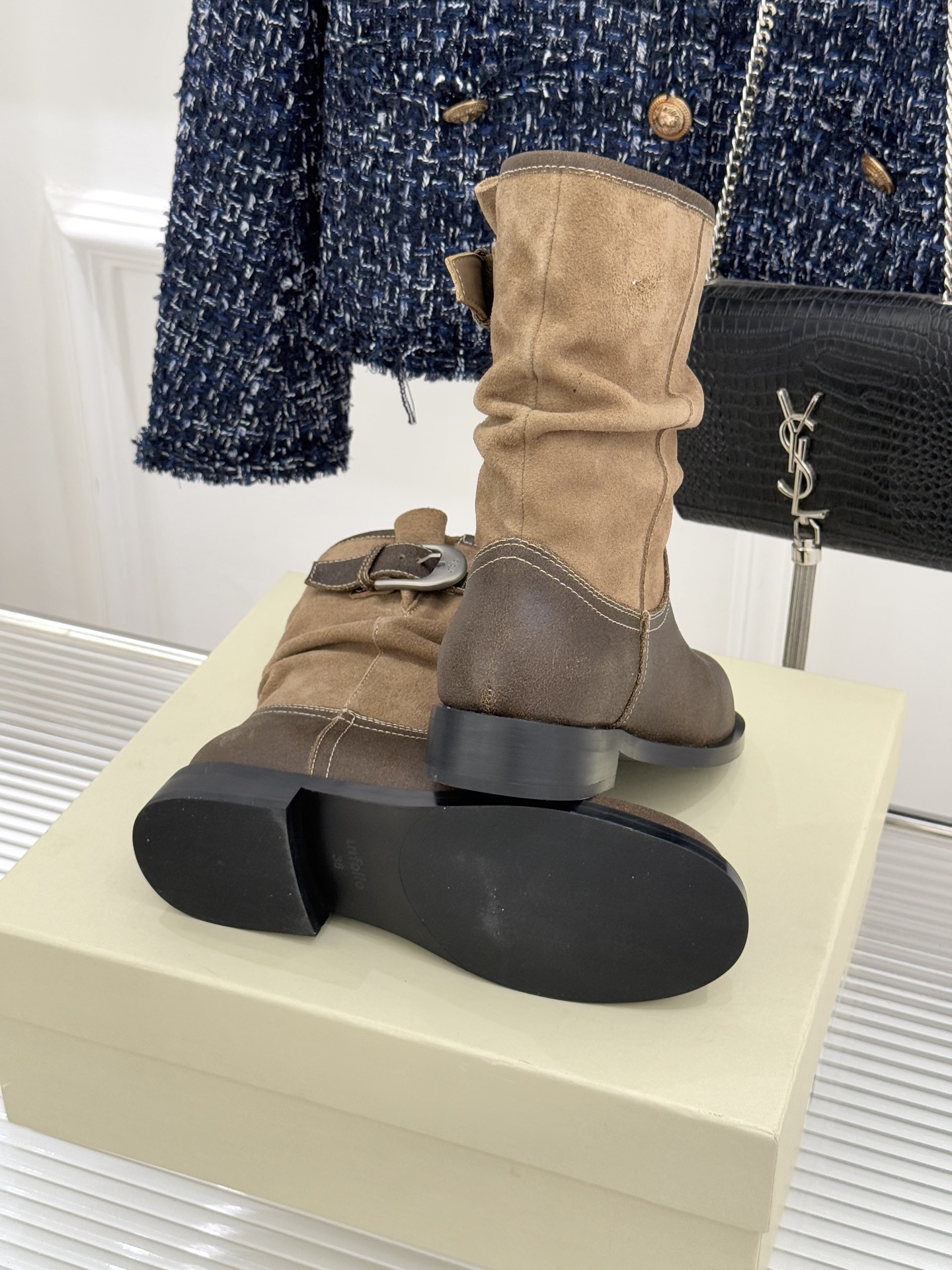 UNfolio25WF新品复古皮带扣拼色靴系列当复古风潮碰撞撞色美学这系列以标志性细节与多元风格重新定义