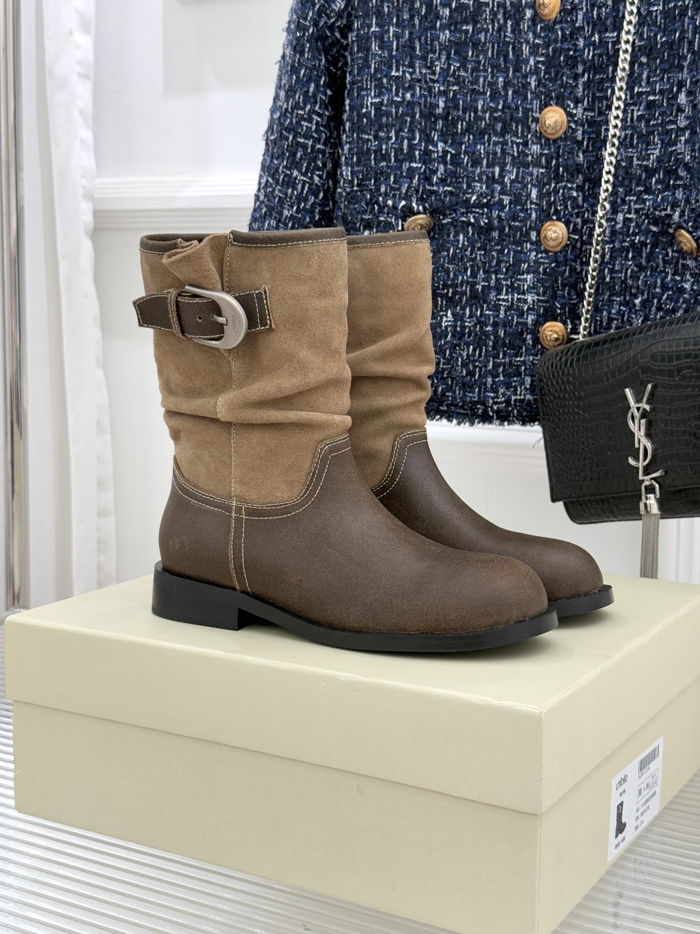 UNfolio25WF新品复古皮带扣拼色靴系列当复古风潮碰撞撞色美学这系列以标志性细节与多元风格重新定义