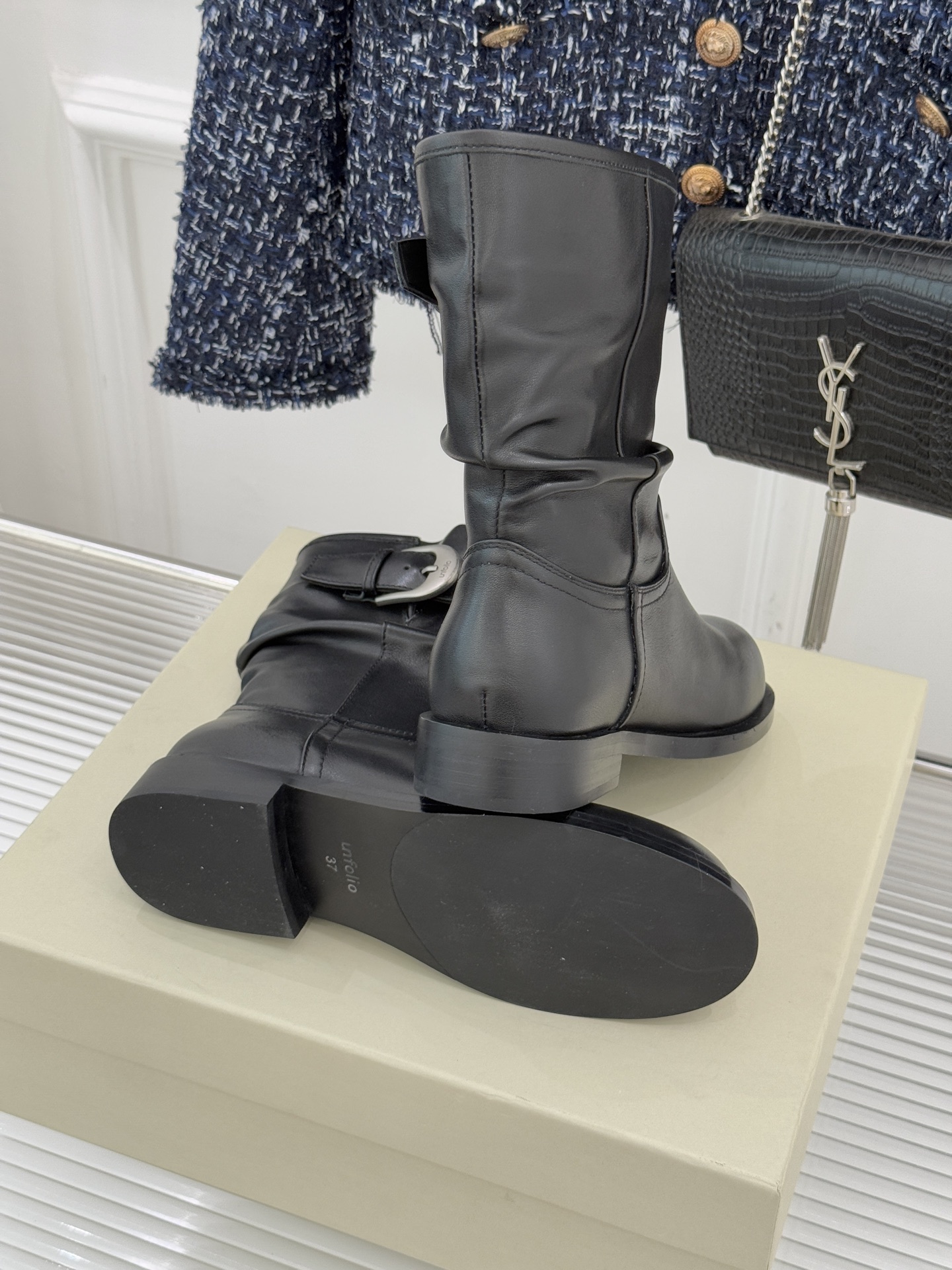 UNfolio25WF新品复古皮带扣拼色靴系列当复古风潮碰撞撞色美学这系列以标志性细节与多元风格重新定义