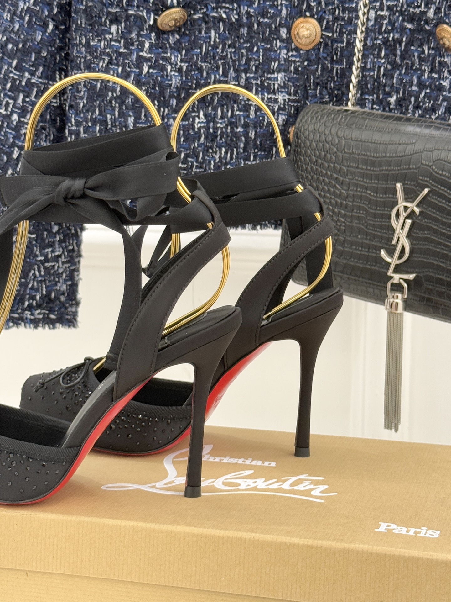 ChristinLouboutin/CL25WF新品水钻猪鼻子蝴蝶结高跟凉鞋在时尚的舞台上CL始终是璀璨