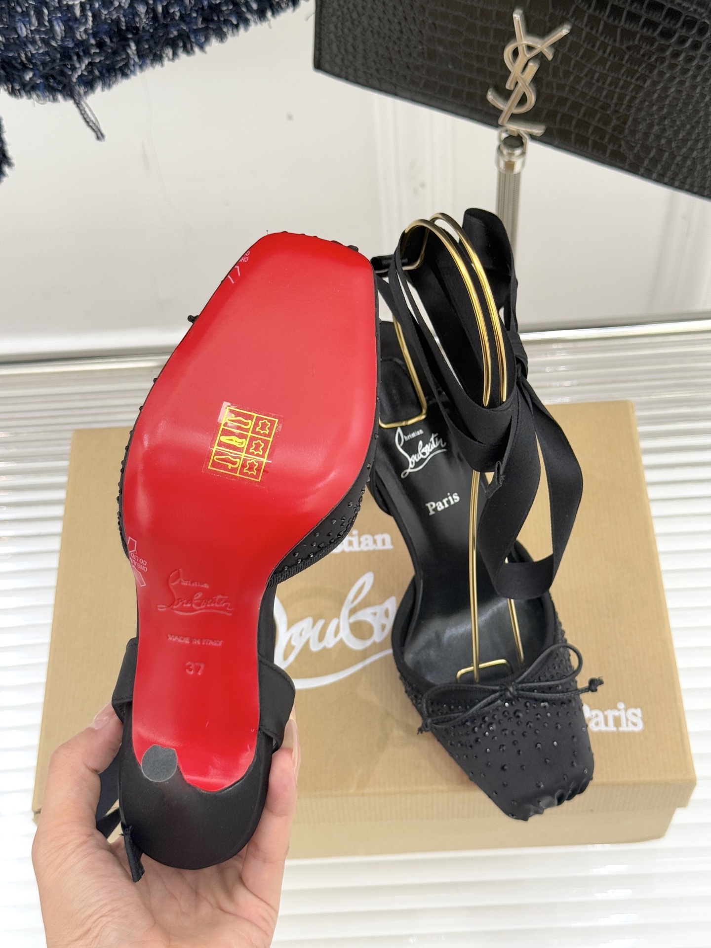 ChristinLouboutin/CL25WF新品水钻猪鼻子蝴蝶结高跟凉鞋在时尚的舞台上CL始终是璀璨