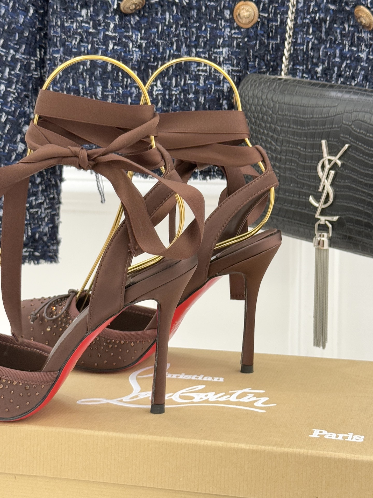 ChristinLouboutin/CL25WF新品水钻猪鼻子蝴蝶结高跟凉鞋在时尚的舞台上CL始终是璀璨