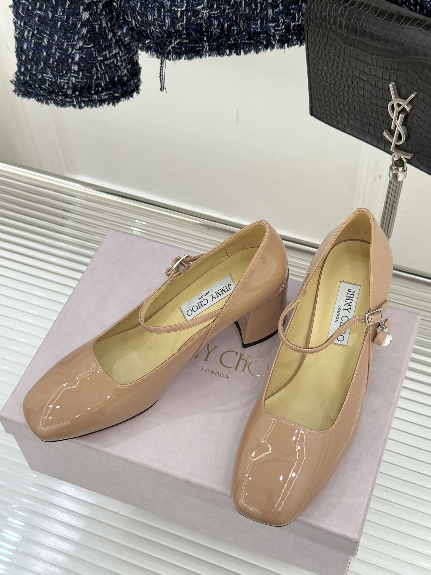 Jimmy Choo｜周仰杰经典珍珠粗跟玛丽珍单鞋JC家永恒经典之作 简约设计‼️满满的少女风 既摩登又