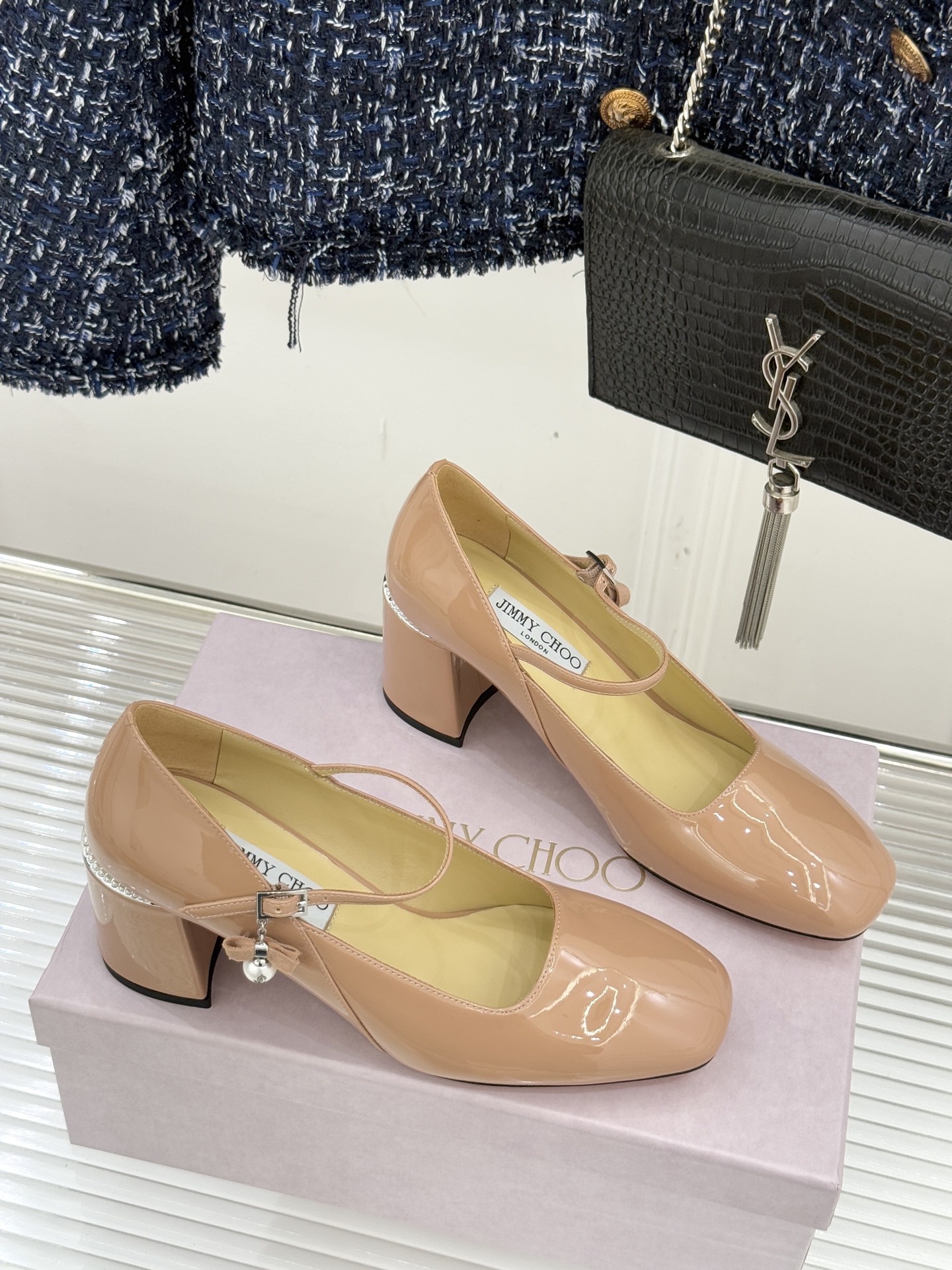 Jimmy Choo｜周仰杰经典珍珠粗跟玛丽珍单鞋JC家永恒经典之作 简约设计‼️满满的少女风 既摩登又