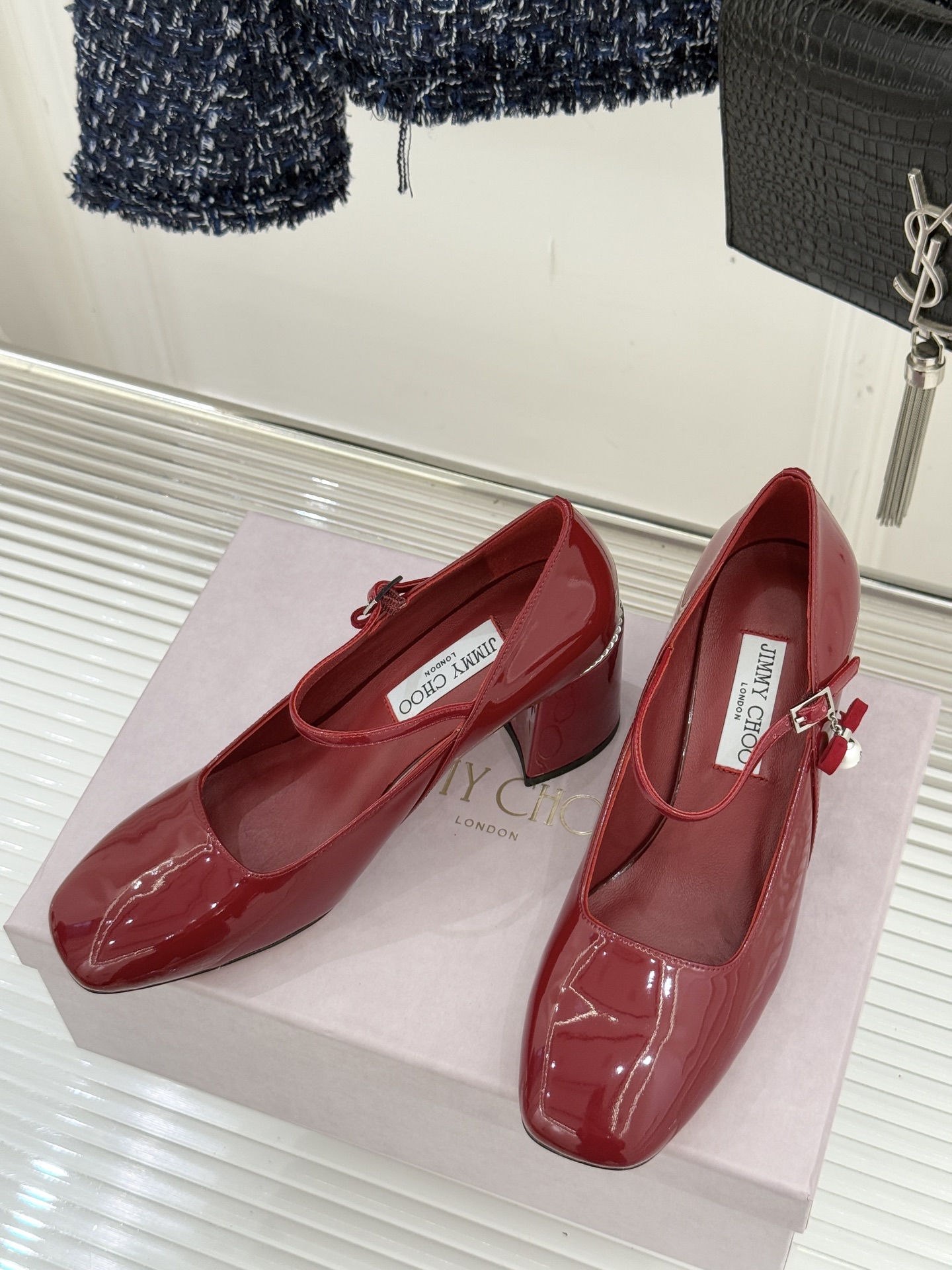 Jimmy Choo｜周仰杰经典珍珠粗跟玛丽珍单鞋JC家永恒经典之作 简约设计‼️满满的少女风 既摩登又