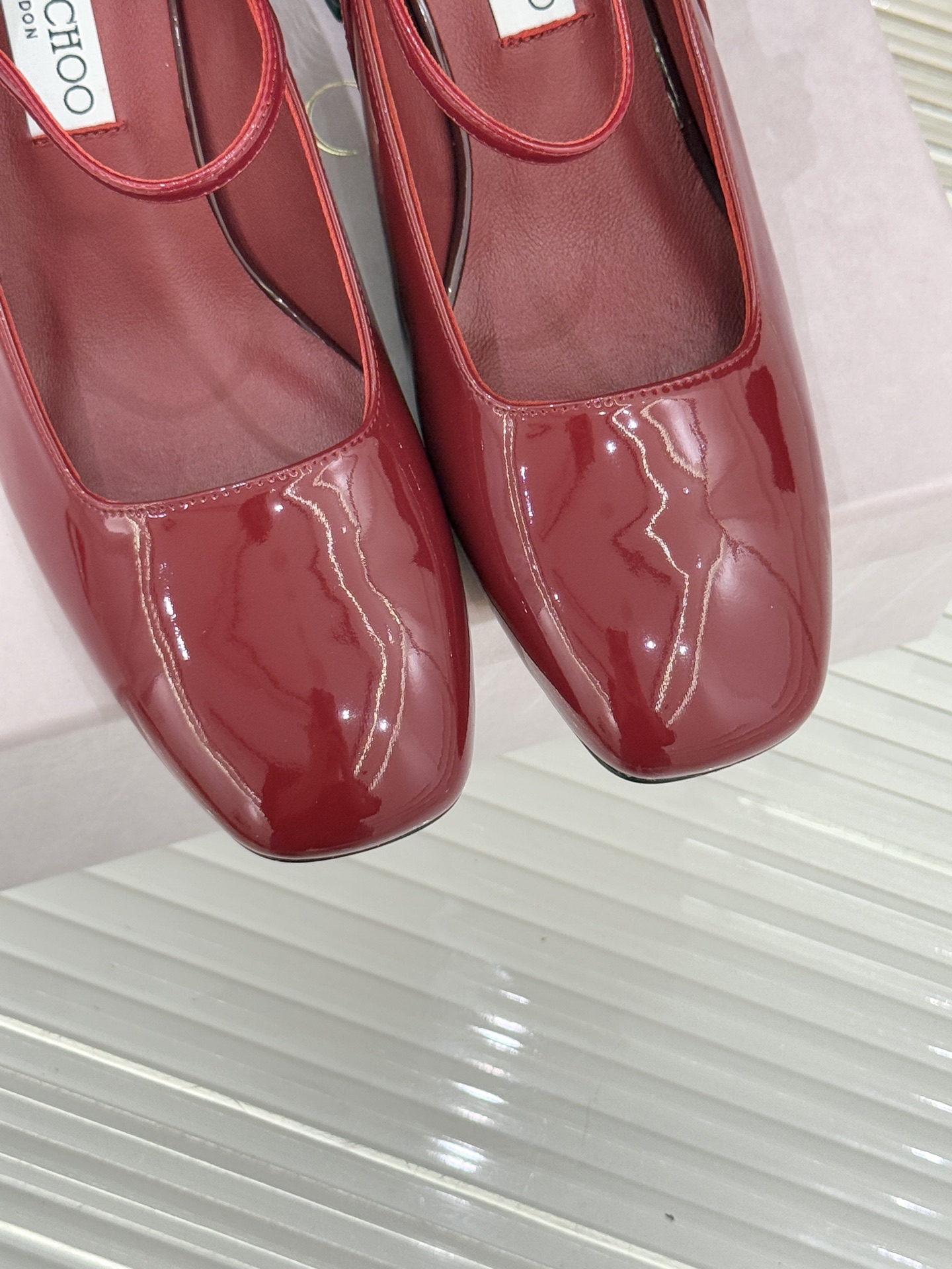 Jimmy Choo｜周仰杰经典珍珠粗跟玛丽珍单鞋JC家永恒经典之作 简约设计‼️满满的少女风 既摩登又