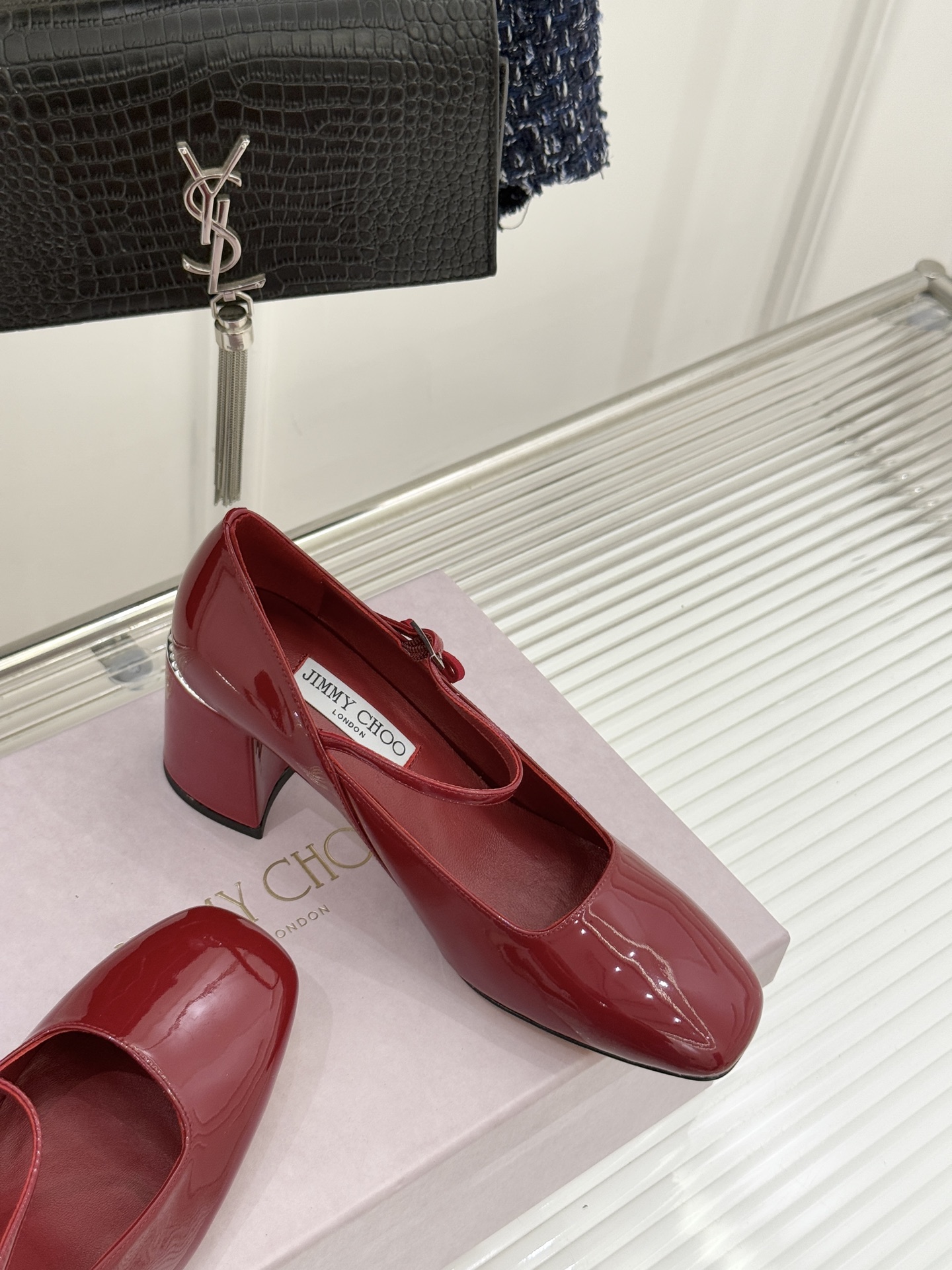 Jimmy Choo｜周仰杰经典珍珠粗跟玛丽珍单鞋JC家永恒经典之作 简约设计‼️满满的少女风 既摩登又