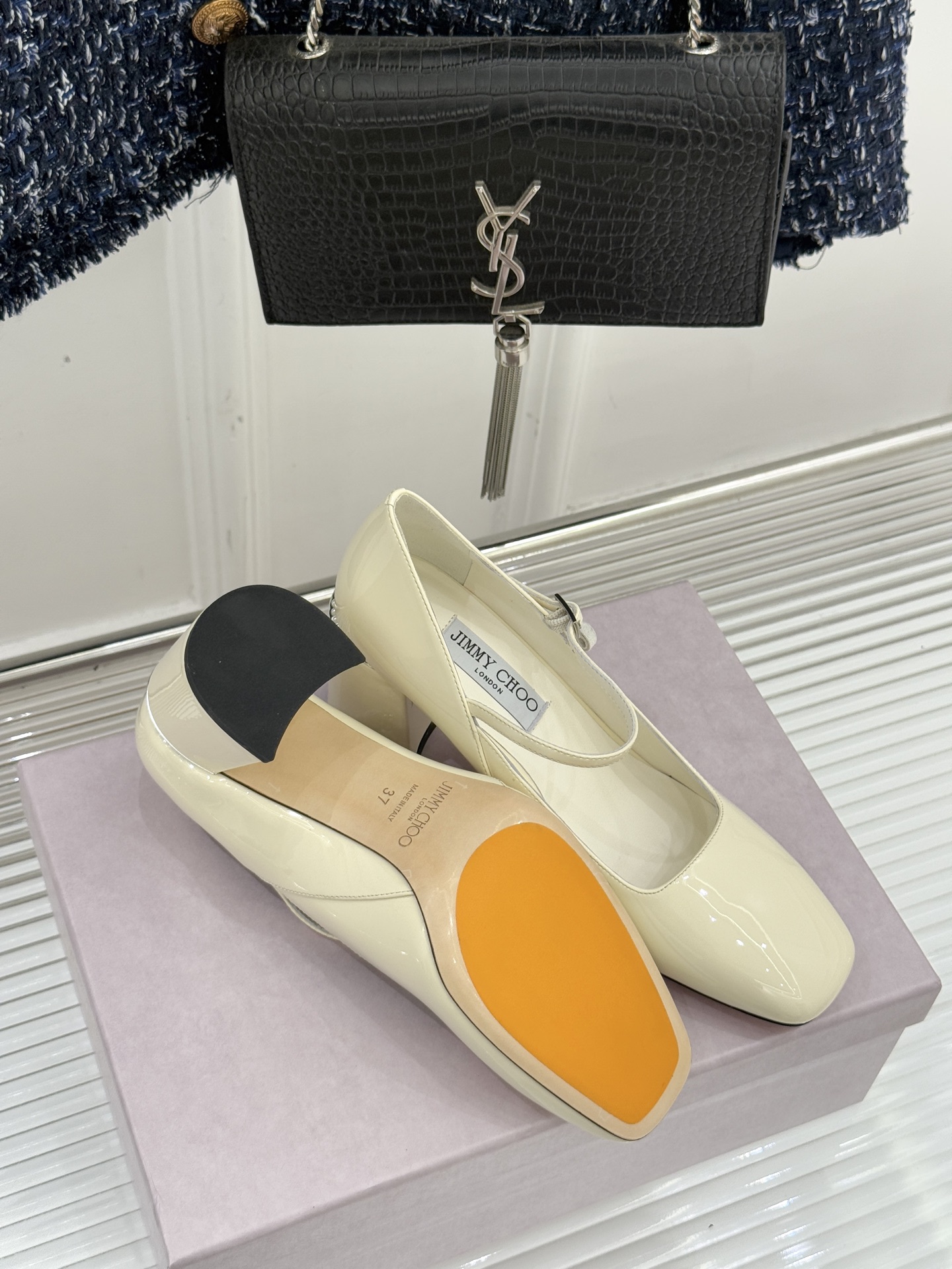 Jimmy Choo｜周仰杰经典珍珠粗跟玛丽珍单鞋JC家永恒经典之作 简约设计‼️满满的少女风 既摩登又