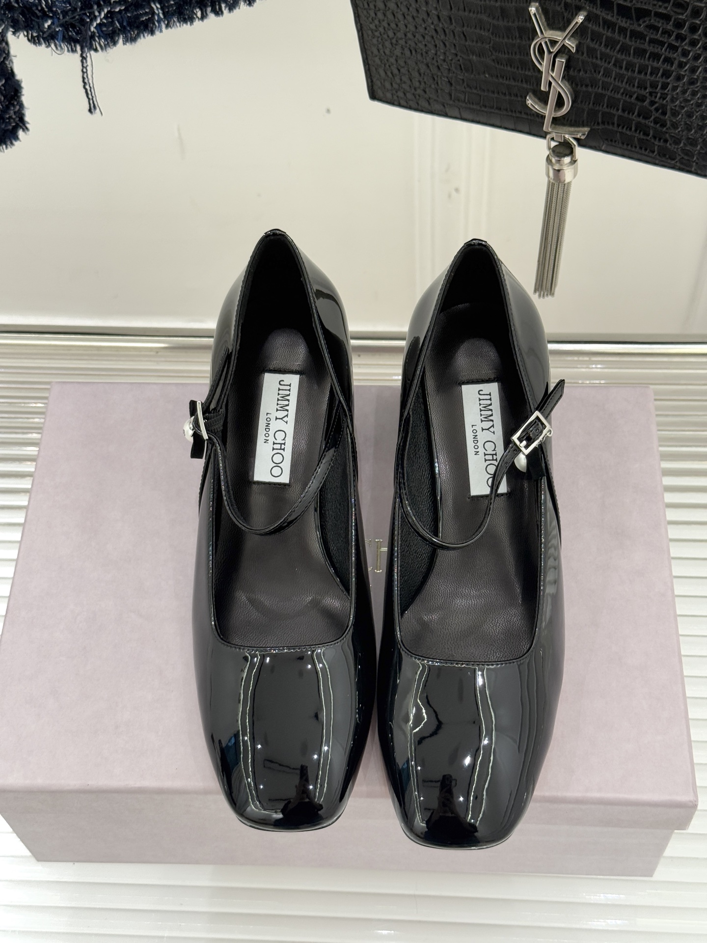 Jimmy Choo｜周仰杰经典珍珠粗跟玛丽珍单鞋JC家永恒经典之作 简约设计‼️满满的少女风 既摩登又