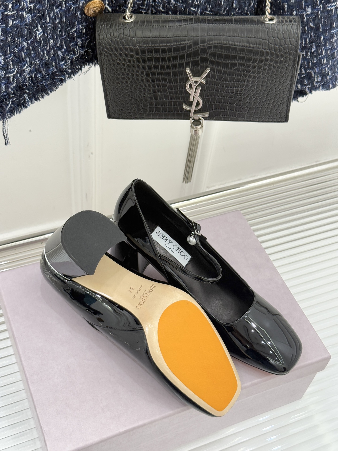 Jimmy Choo｜周仰杰经典珍珠粗跟玛丽珍单鞋JC家永恒经典之作 简约设计‼️满满的少女风 既摩登又