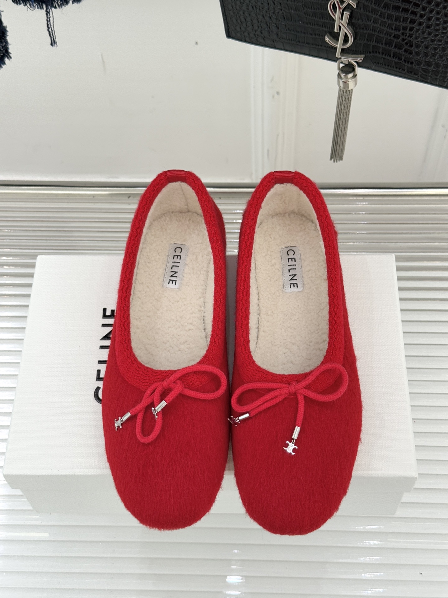 Celine /塞琳25WF新品蝴蝶结针织毛毛平底芭蕾舞鞋当芭蕾美学的灵动邂逅布尔乔亚风的慵懒精致这双芭