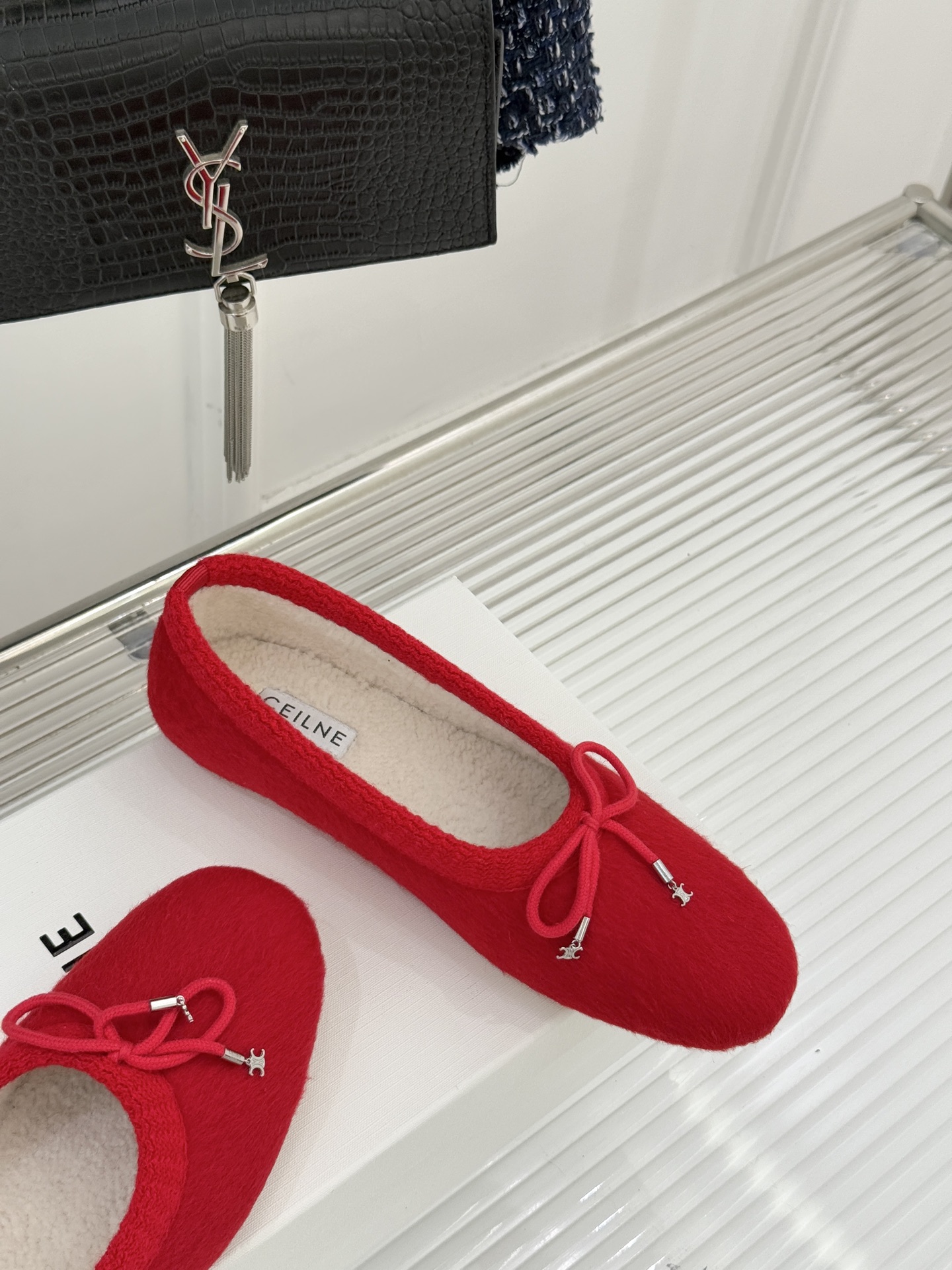 Celine /塞琳25WF新品蝴蝶结针织毛毛平底芭蕾舞鞋当芭蕾美学的灵动邂逅布尔乔亚风的慵懒精致这双芭