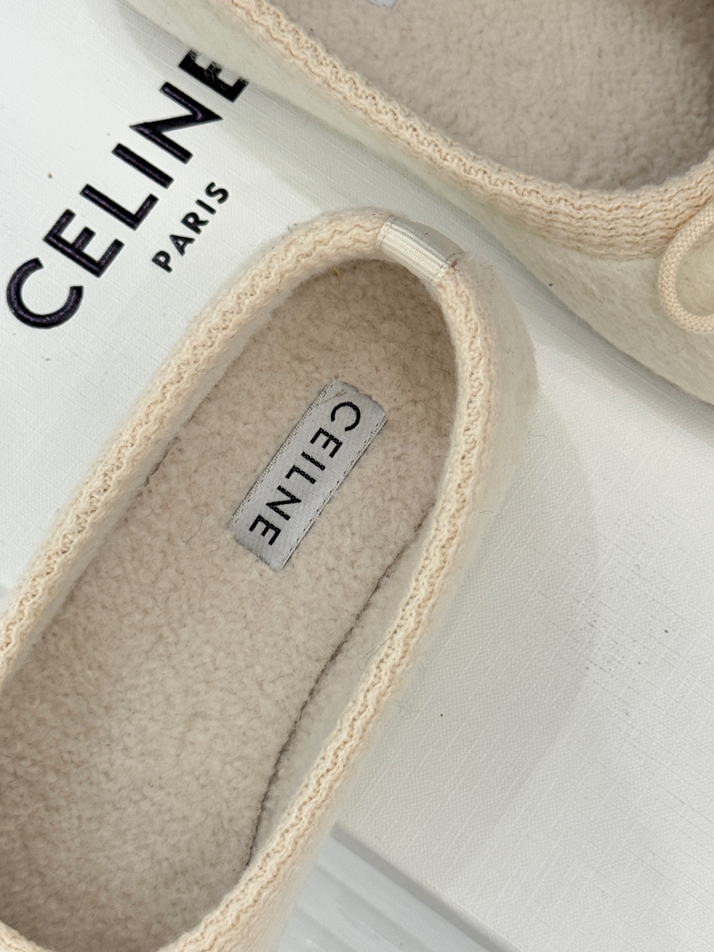 Celine /塞琳25WF新品蝴蝶结针织毛毛平底芭蕾舞鞋当芭蕾美学的灵动邂逅布尔乔亚风的慵懒精致这双芭