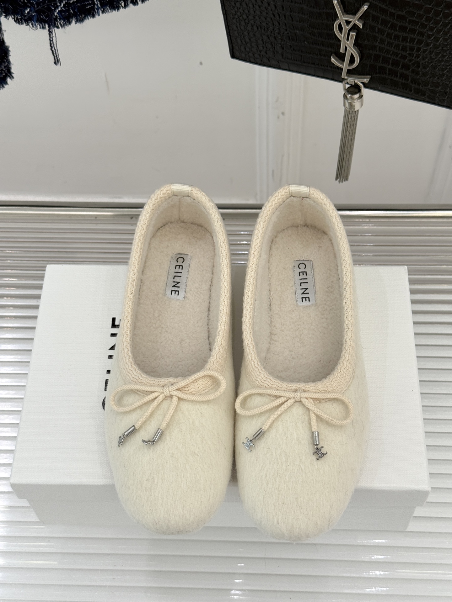 Celine /塞琳25WF新品蝴蝶结针织毛毛平底芭蕾舞鞋当芭蕾美学的灵动邂逅布尔乔亚风的慵懒精致这双芭