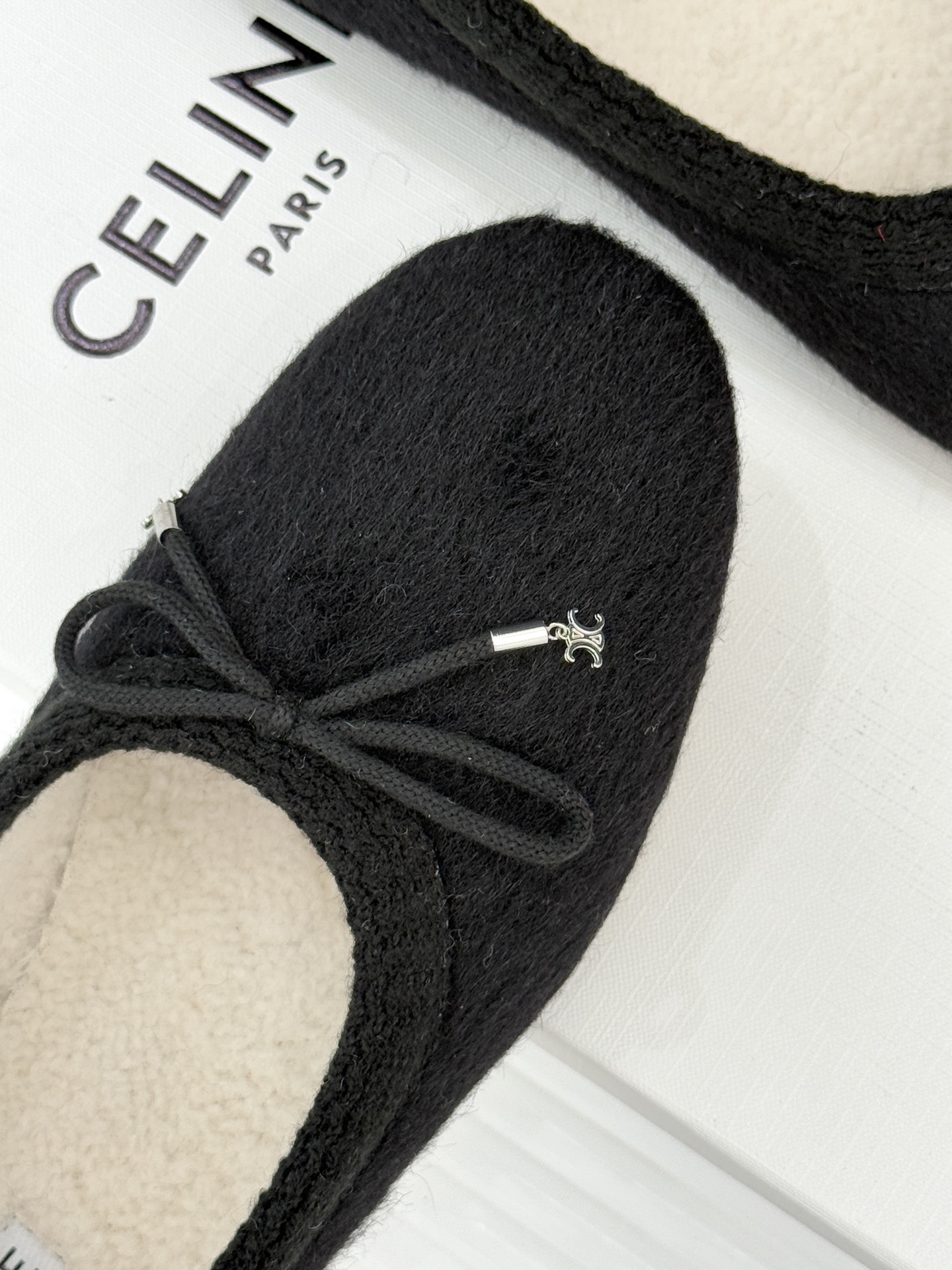 Celine /塞琳25WF新品蝴蝶结针织毛毛平底芭蕾舞鞋当芭蕾美学的灵动邂逅布尔乔亚风的慵懒精致这双芭