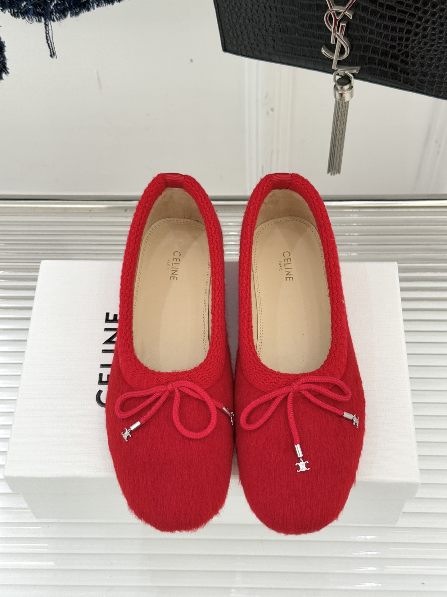 Celine /塞琳25WF新品蝴蝶结针织毛毛平底芭蕾舞鞋当芭蕾美学的灵动邂逅布尔乔亚风的慵懒精致这双芭