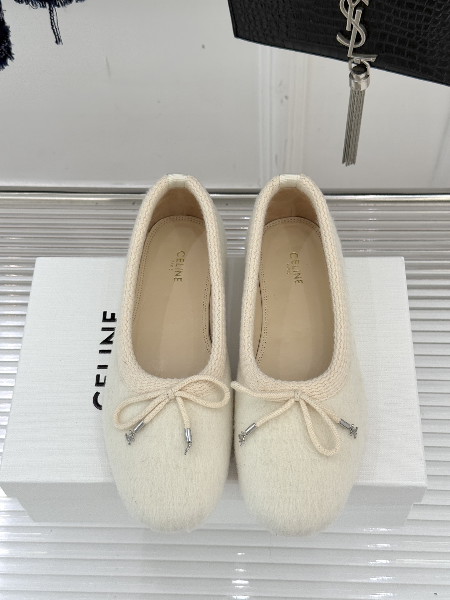 Celine /塞琳25WF新品蝴蝶结针织毛毛平底芭蕾舞鞋当芭蕾美学的灵动邂逅布尔乔亚风的慵懒精致这双芭