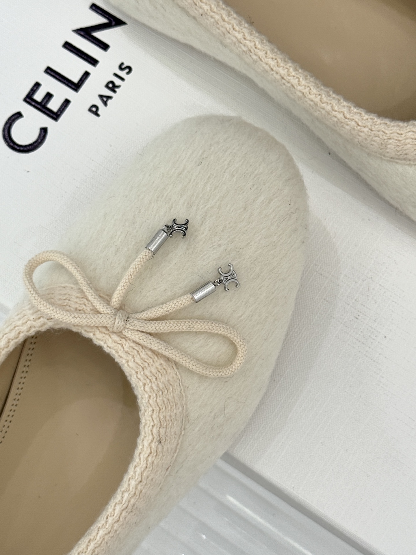 Celine /塞琳25WF新品蝴蝶结针织毛毛平底芭蕾舞鞋当芭蕾美学的灵动邂逅布尔乔亚风的慵懒精致这双芭