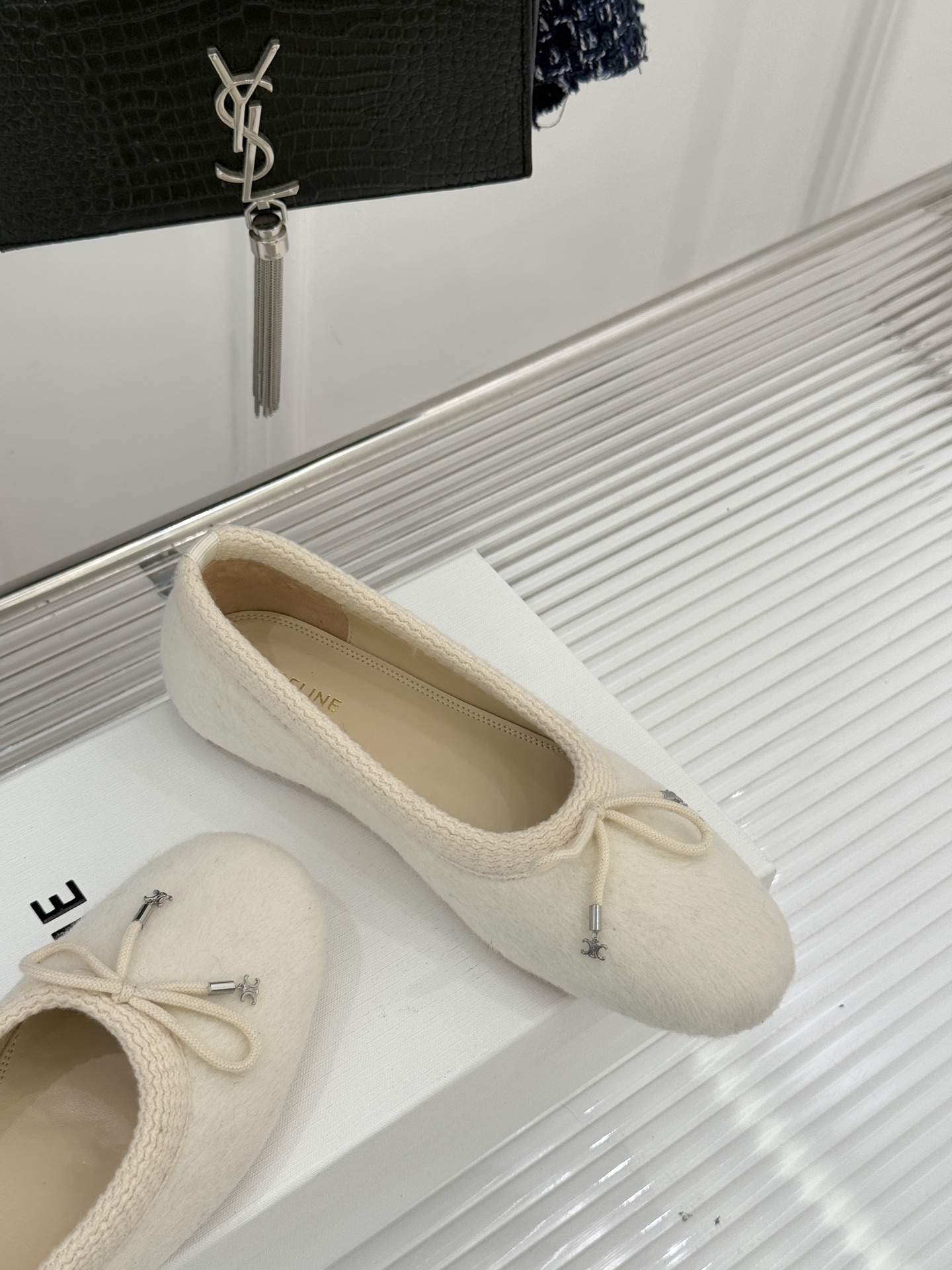 Celine /塞琳25WF新品蝴蝶结针织毛毛平底芭蕾舞鞋当芭蕾美学的灵动邂逅布尔乔亚风的慵懒精致这双芭