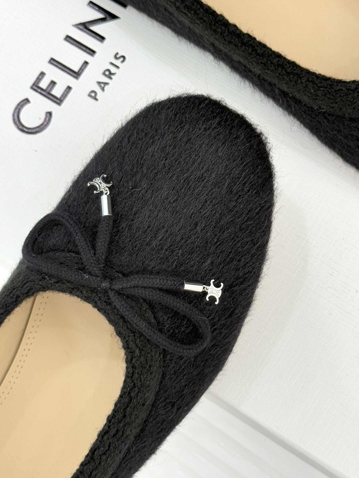 Celine /塞琳25WF新品蝴蝶结针织毛毛平底芭蕾舞鞋当芭蕾美学的灵动邂逅布尔乔亚风的慵懒精致这双芭