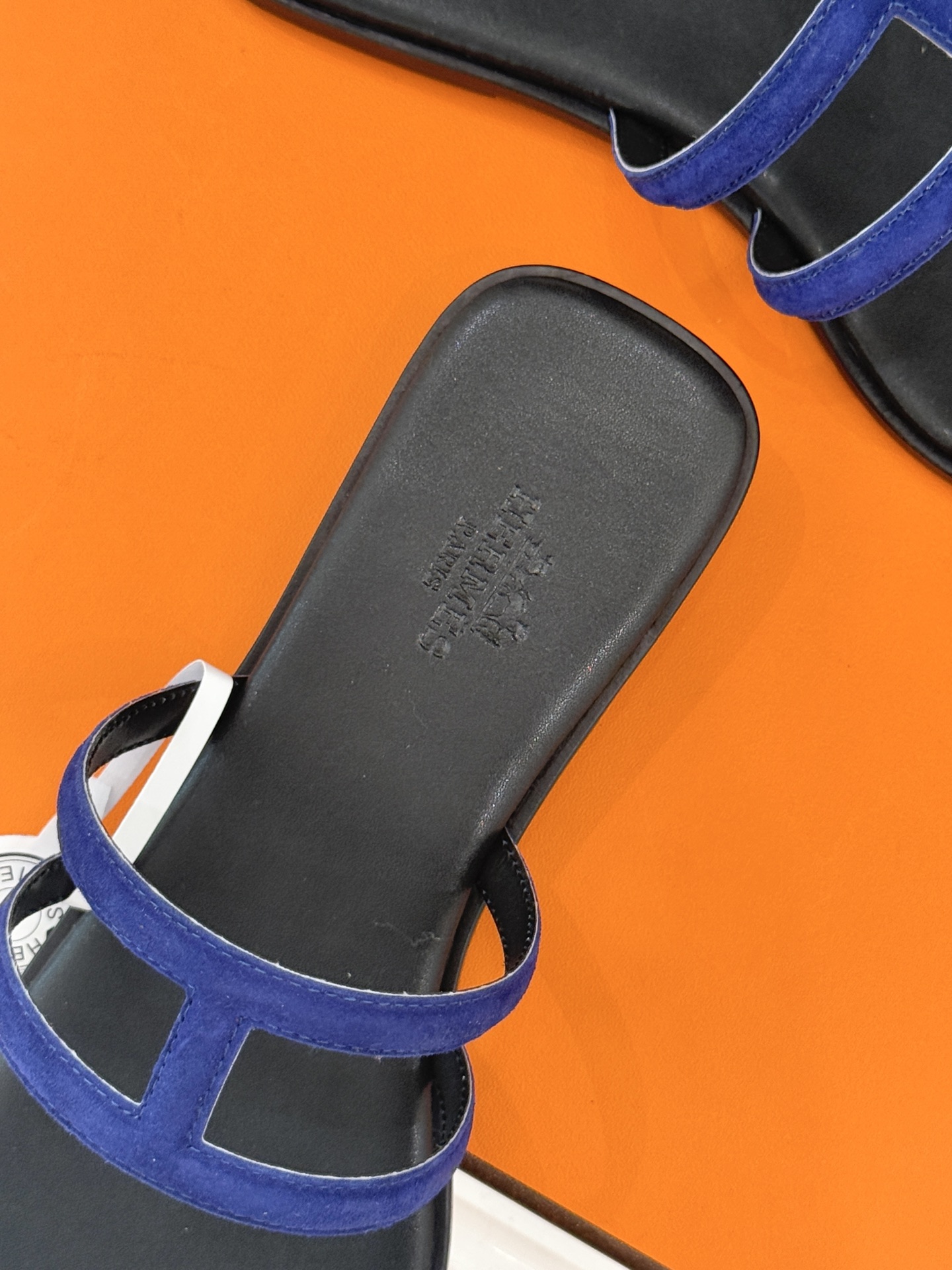 顶版 （配原版飞机盒）Hermès/爱马仕经典镂空猪鼻子夹脚拖鞋标志性的猪鼻子镂空设计俏皮吸睛在简约中彰