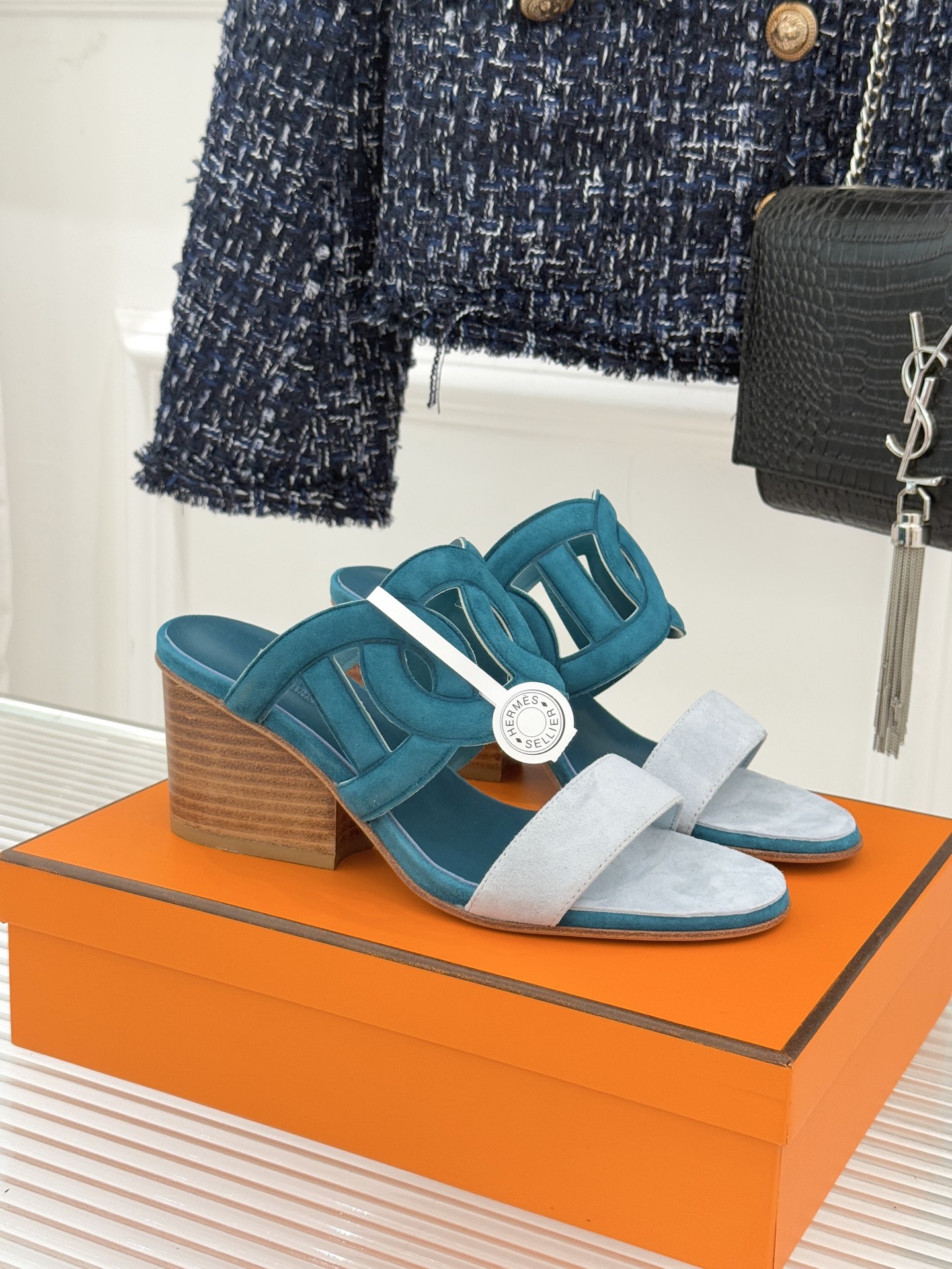 顶版 （配原版飞机盒）Hermès/爱马仕经典镂空猪鼻子坡跟拖鞋标志性的猪鼻子镂空设计俏皮吸睛在简约中彰