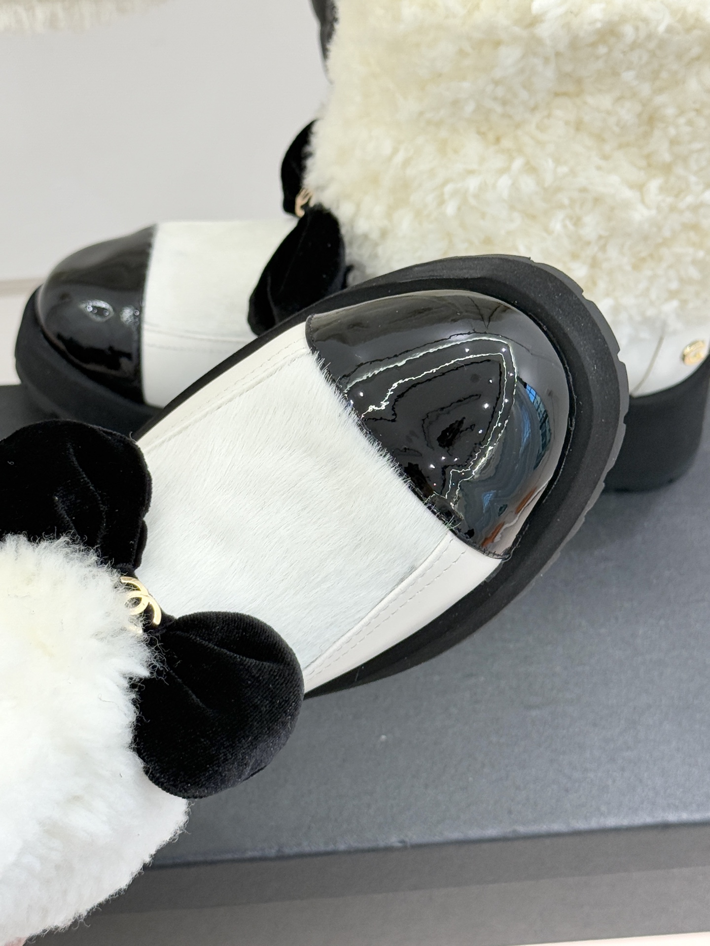 CHANE*｜小香25N Coco Neige双C蝴蝶结拼色厚底雪地靴当圣莫里茨的初雪邂逅巴黎格调这款雪