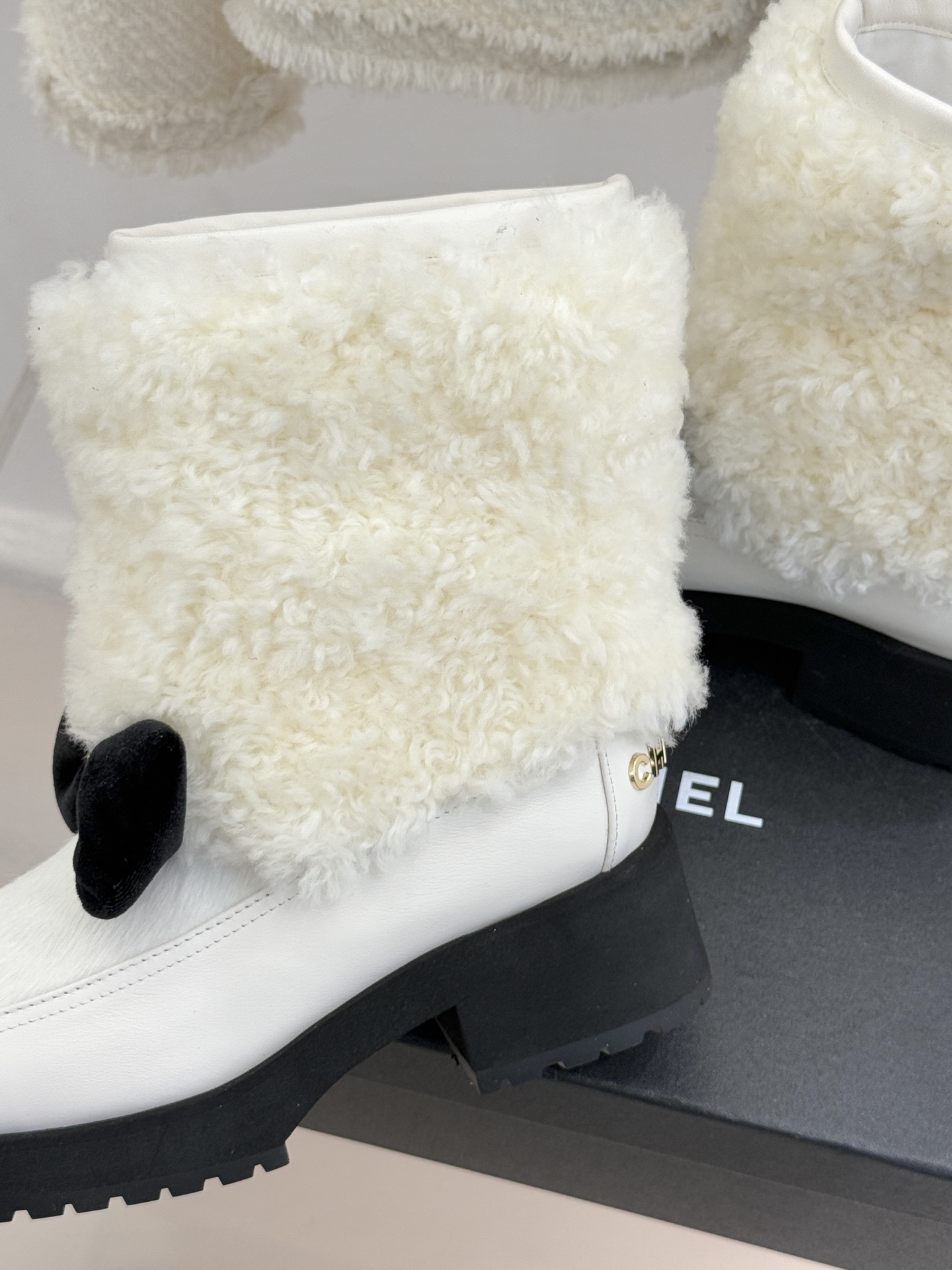 CHANE*｜小香25N Coco Neige双C蝴蝶结拼色厚底雪地靴当圣莫里茨的初雪邂逅巴黎格调这款雪