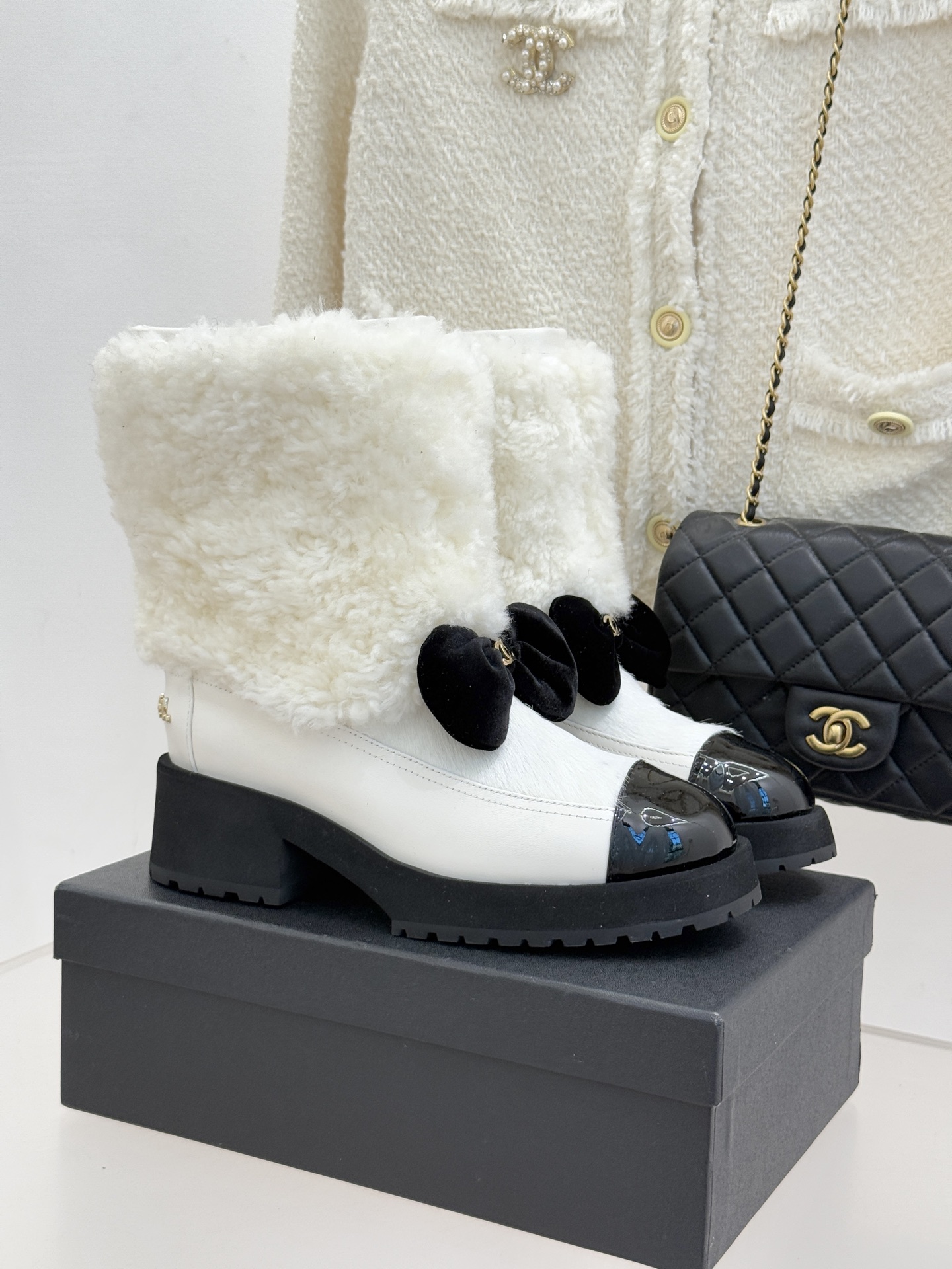 CHANE*｜小香25N Coco Neige双C蝴蝶结拼色厚底雪地靴当圣莫里茨的初雪邂逅巴黎格调这款雪