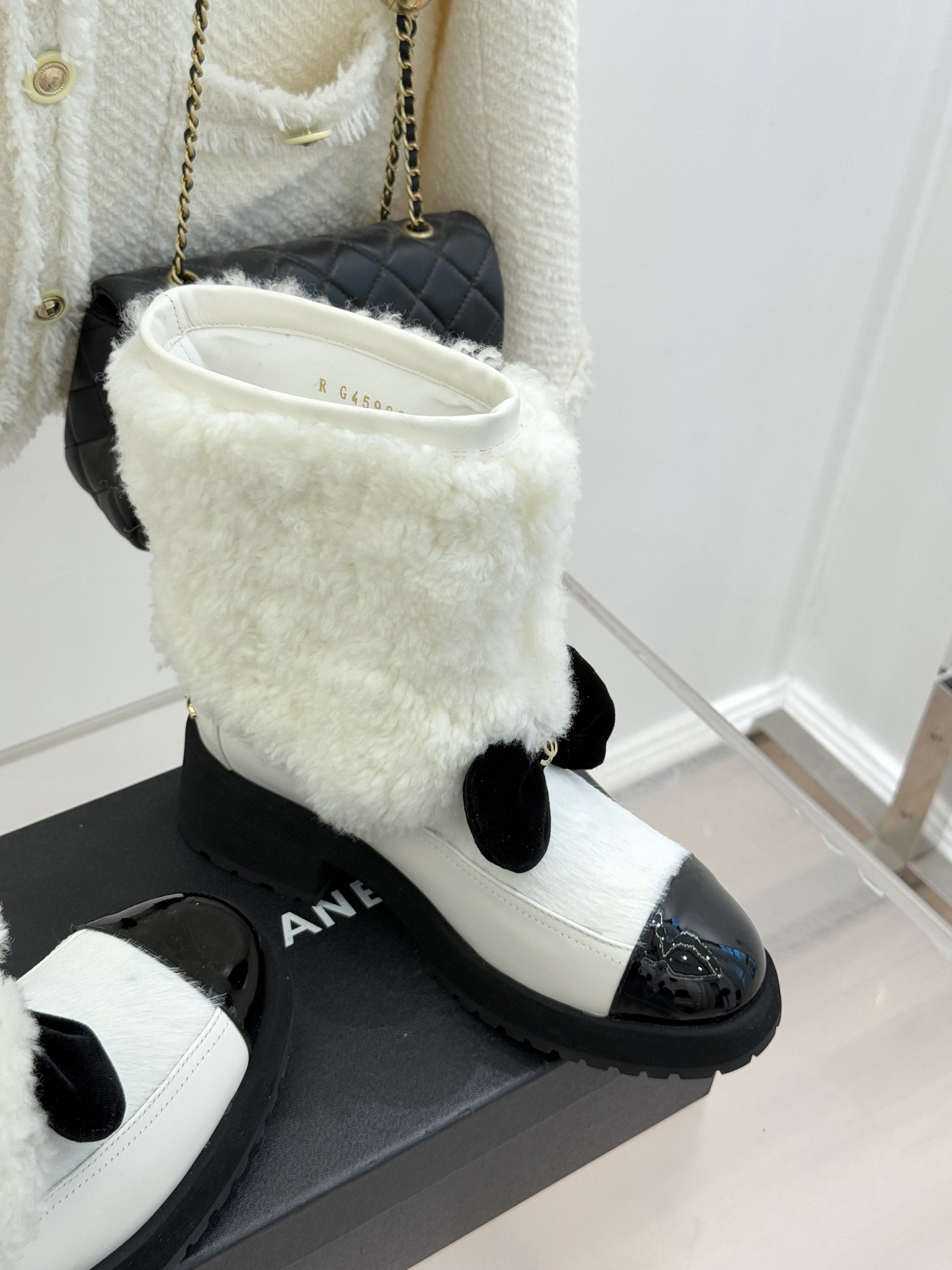 CHANE*｜小香25N Coco Neige双C蝴蝶结拼色厚底雪地靴当圣莫里茨的初雪邂逅巴黎格调这款雪