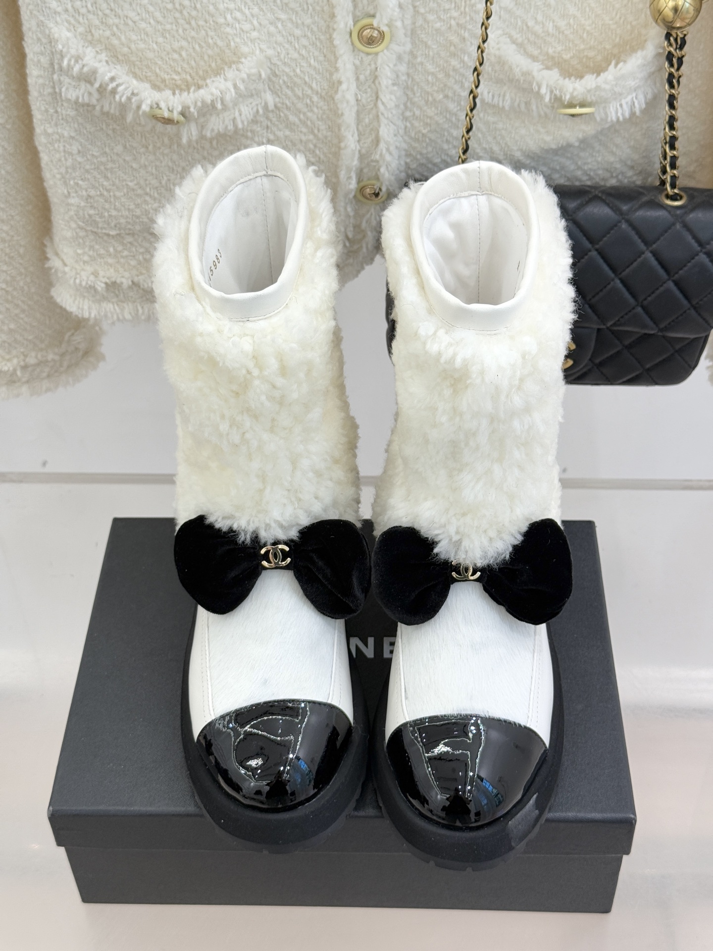 CHANE*｜小香25N Coco Neige双C蝴蝶结拼色厚底雪地靴当圣莫里茨的初雪邂逅巴黎格调这款雪