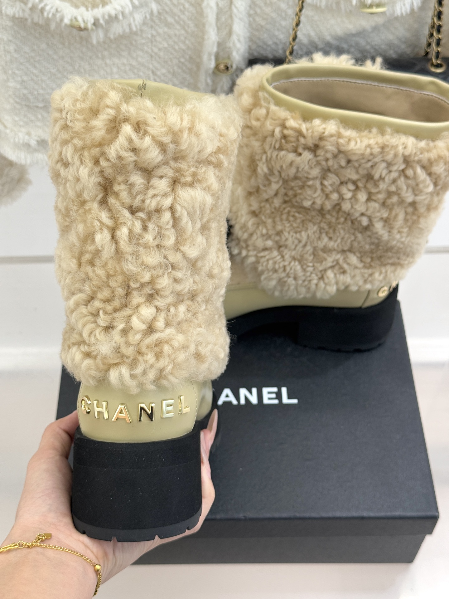 CHANE*｜小香25N Coco Neige双C蝴蝶结拼色厚底雪地靴当圣莫里茨的初雪邂逅巴黎格调这款雪