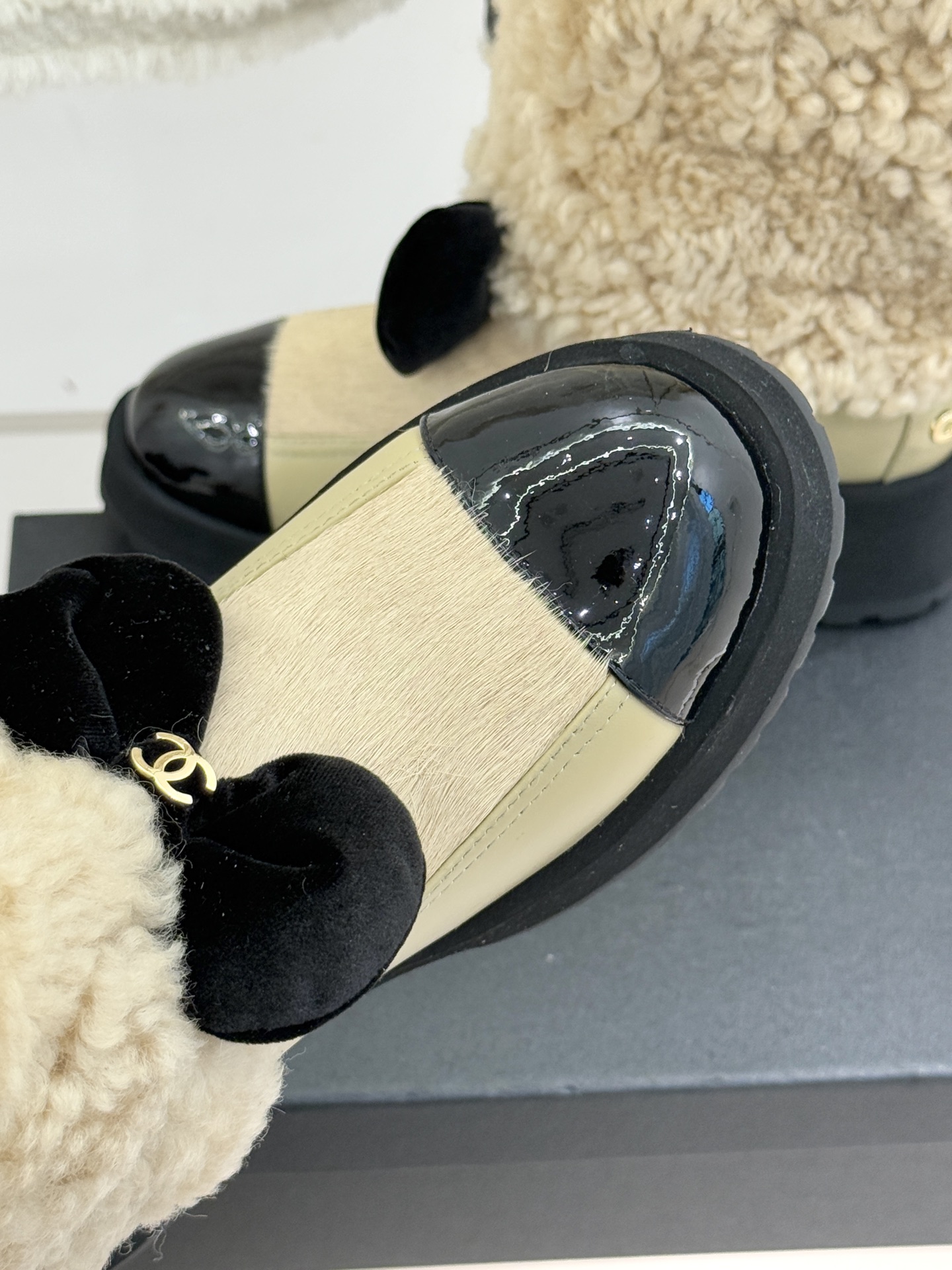 CHANE*｜小香25N Coco Neige双C蝴蝶结拼色厚底雪地靴当圣莫里茨的初雪邂逅巴黎格调这款雪