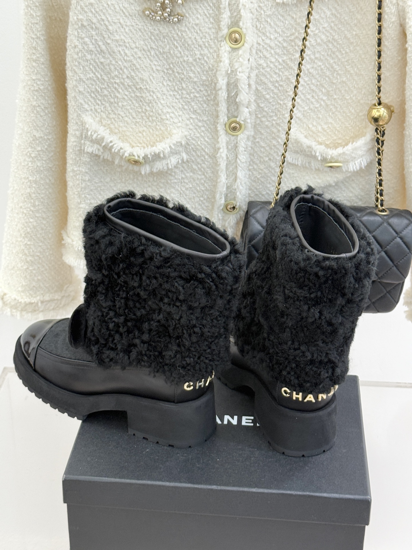 CHANE*｜小香25N Coco Neige双C蝴蝶结拼色厚底雪地靴当圣莫里茨的初雪邂逅巴黎格调这款雪