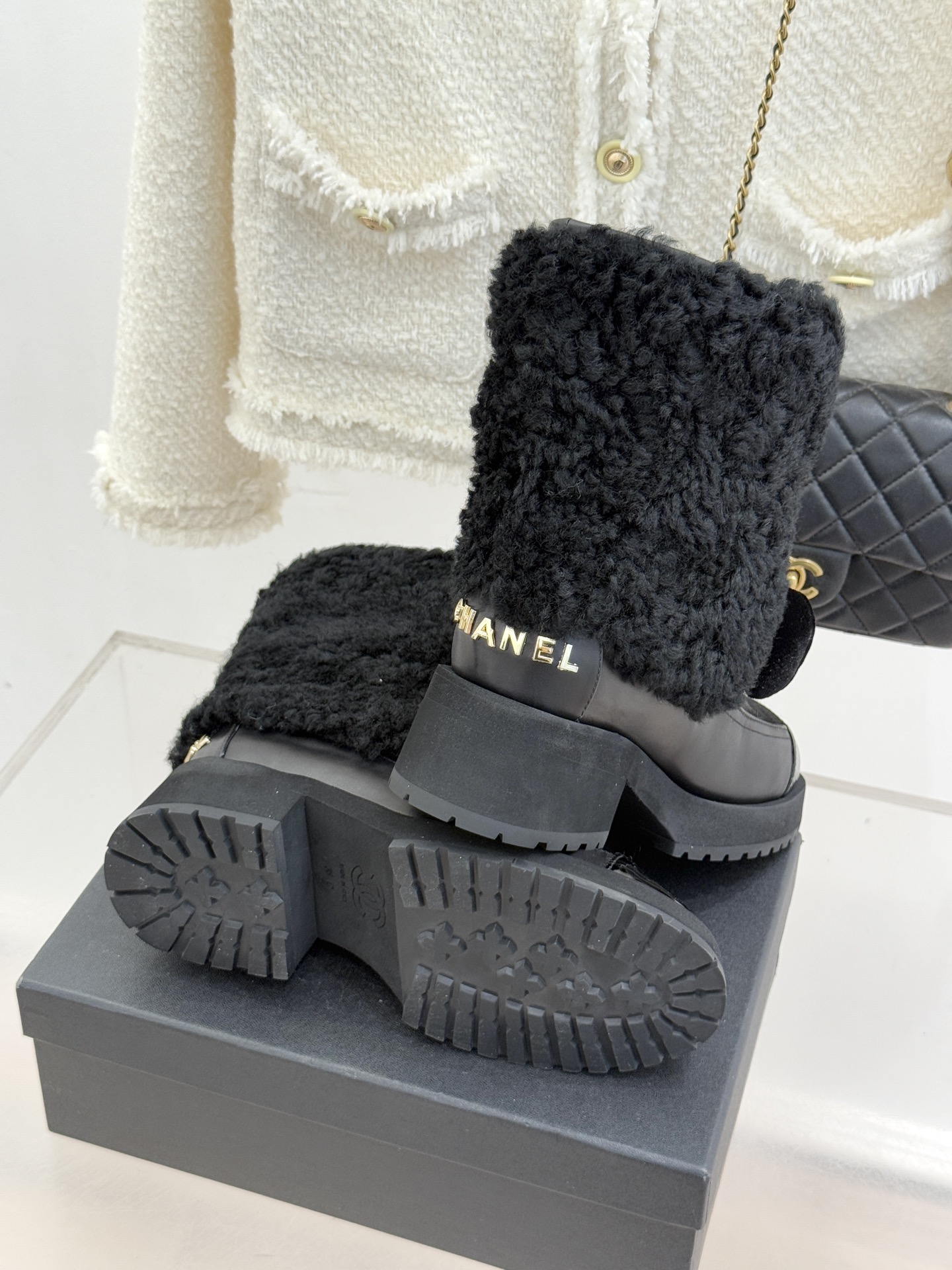 CHANE*｜小香25N Coco Neige双C蝴蝶结拼色厚底雪地靴当圣莫里茨的初雪邂逅巴黎格调这款雪