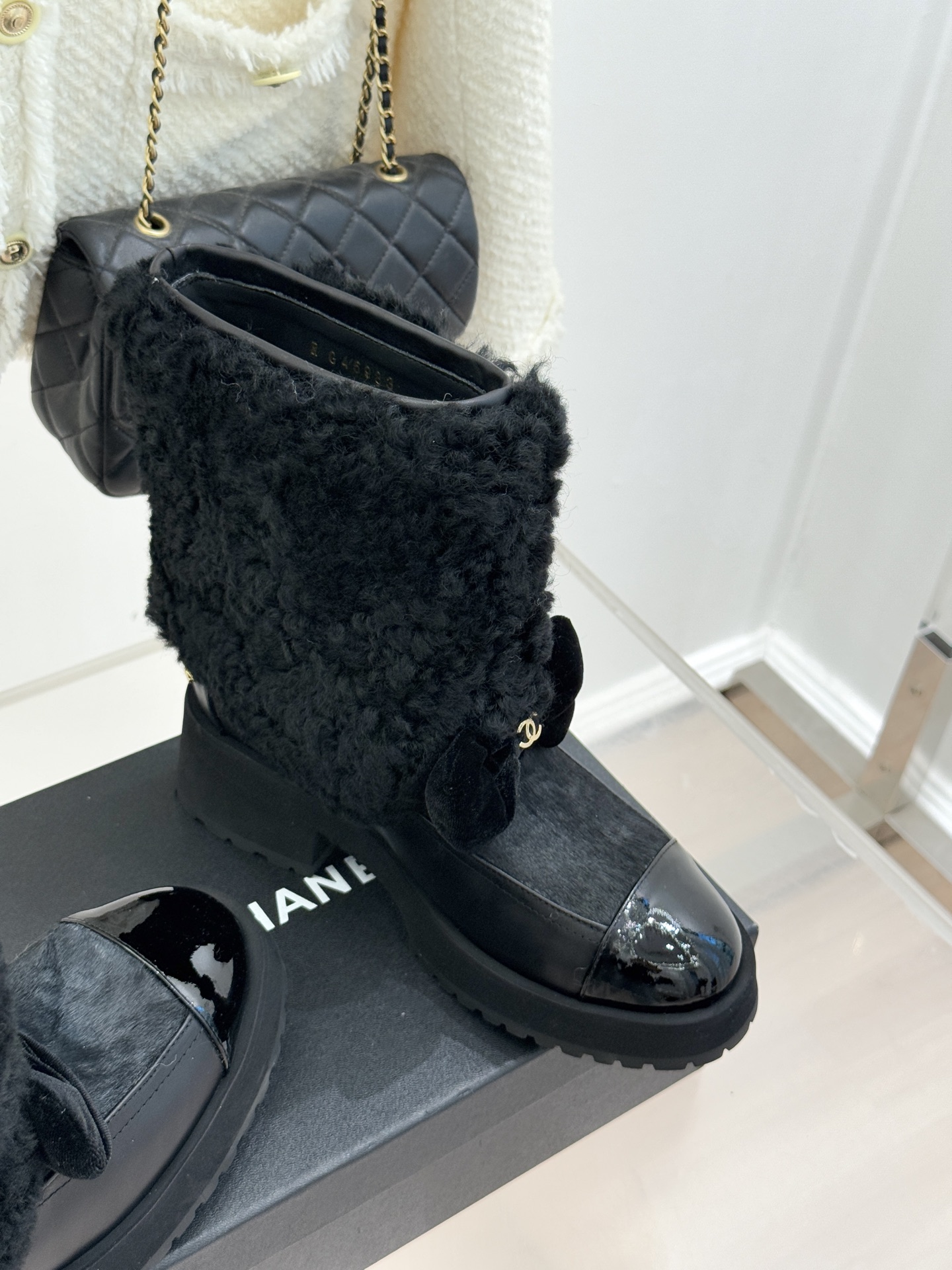 CHANE*｜小香25N Coco Neige双C蝴蝶结拼色厚底雪地靴当圣莫里茨的初雪邂逅巴黎格调这款雪