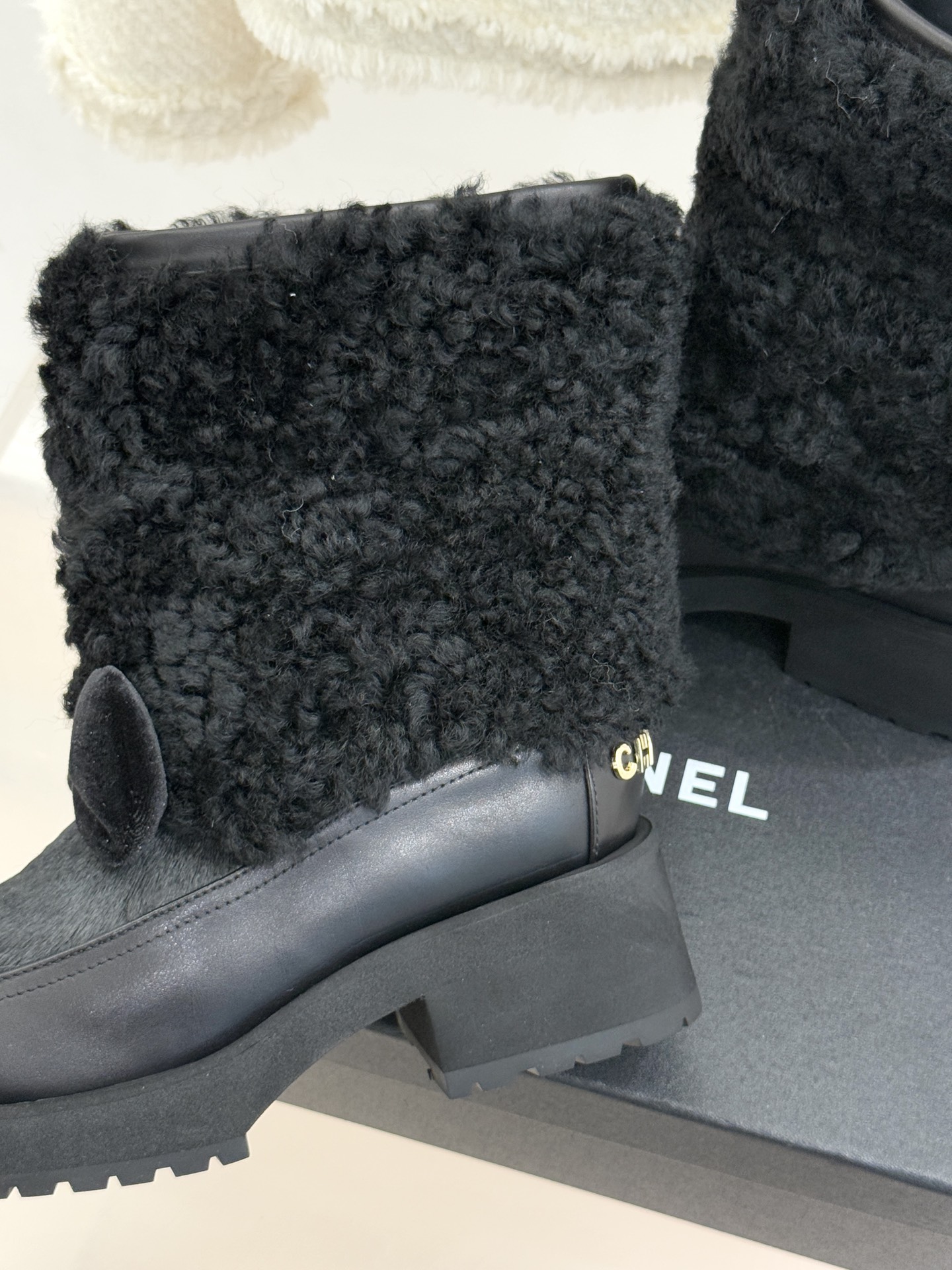 CHANE*｜小香25N Coco Neige双C蝴蝶结拼色厚底雪地靴当圣莫里茨的初雪邂逅巴黎格调这款雪