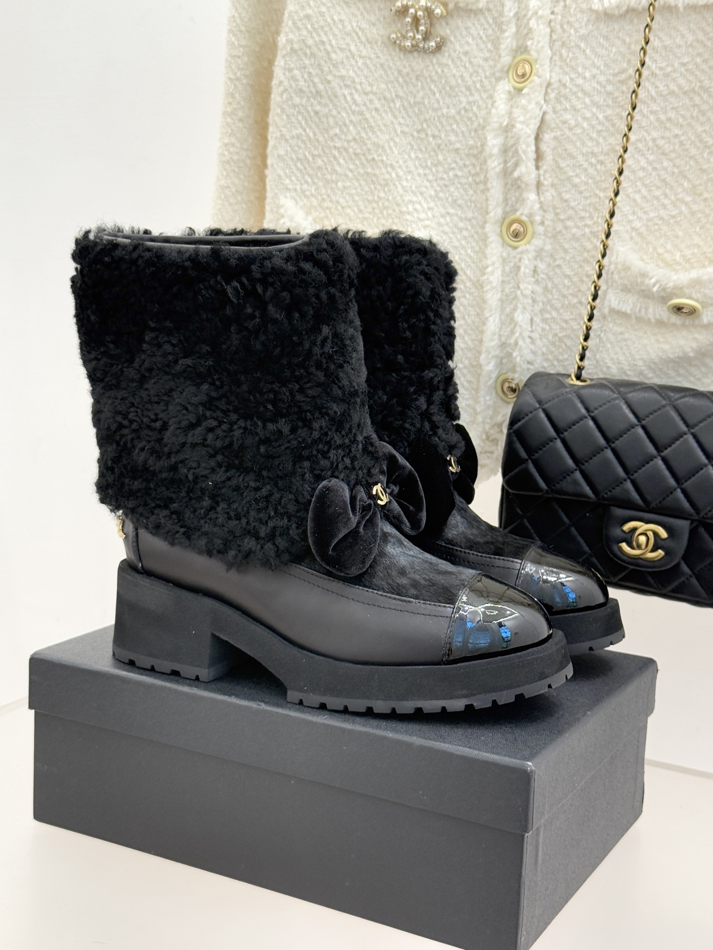 CHANE*｜小香25N Coco Neige双C蝴蝶结拼色厚底雪地靴当圣莫里茨的初雪邂逅巴黎格调这款雪