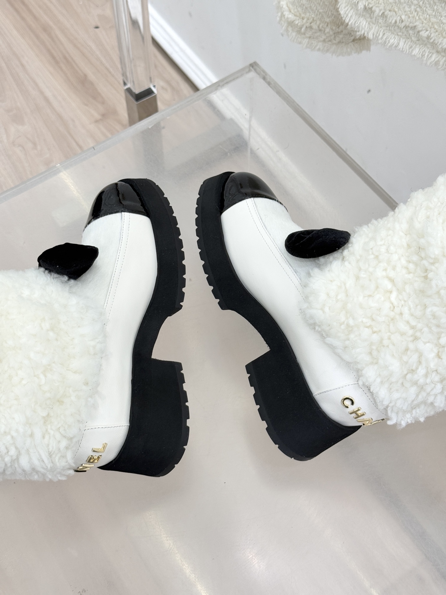 CHANE*｜小香25N Coco Neige双C蝴蝶结拼色厚底雪地靴当圣莫里茨的初雪邂逅巴黎格调这款雪