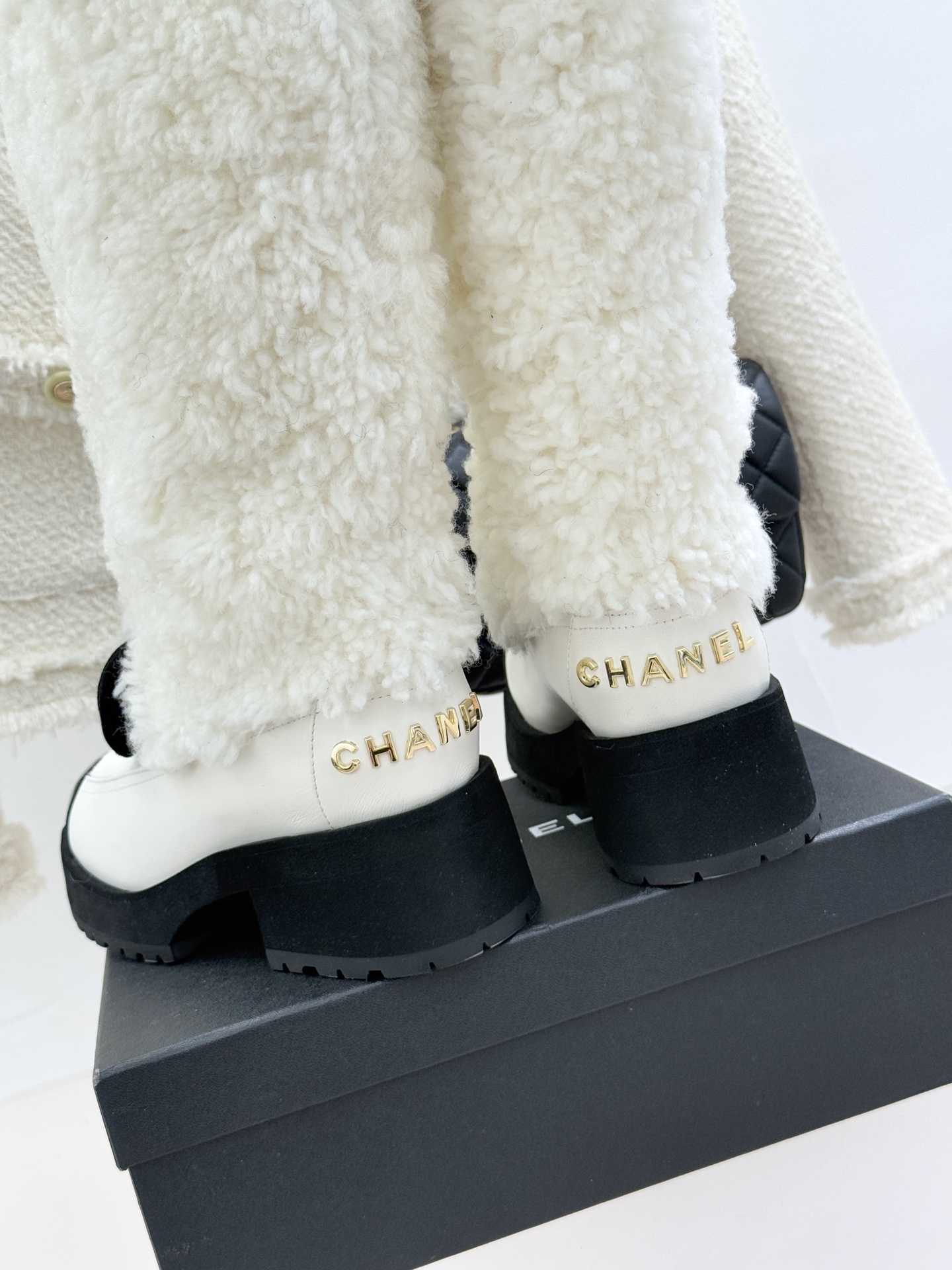 CHANE*｜小香25N Coco Neige双C蝴蝶结拼色厚底雪地靴当圣莫里茨的初雪邂逅巴黎格调这款雪