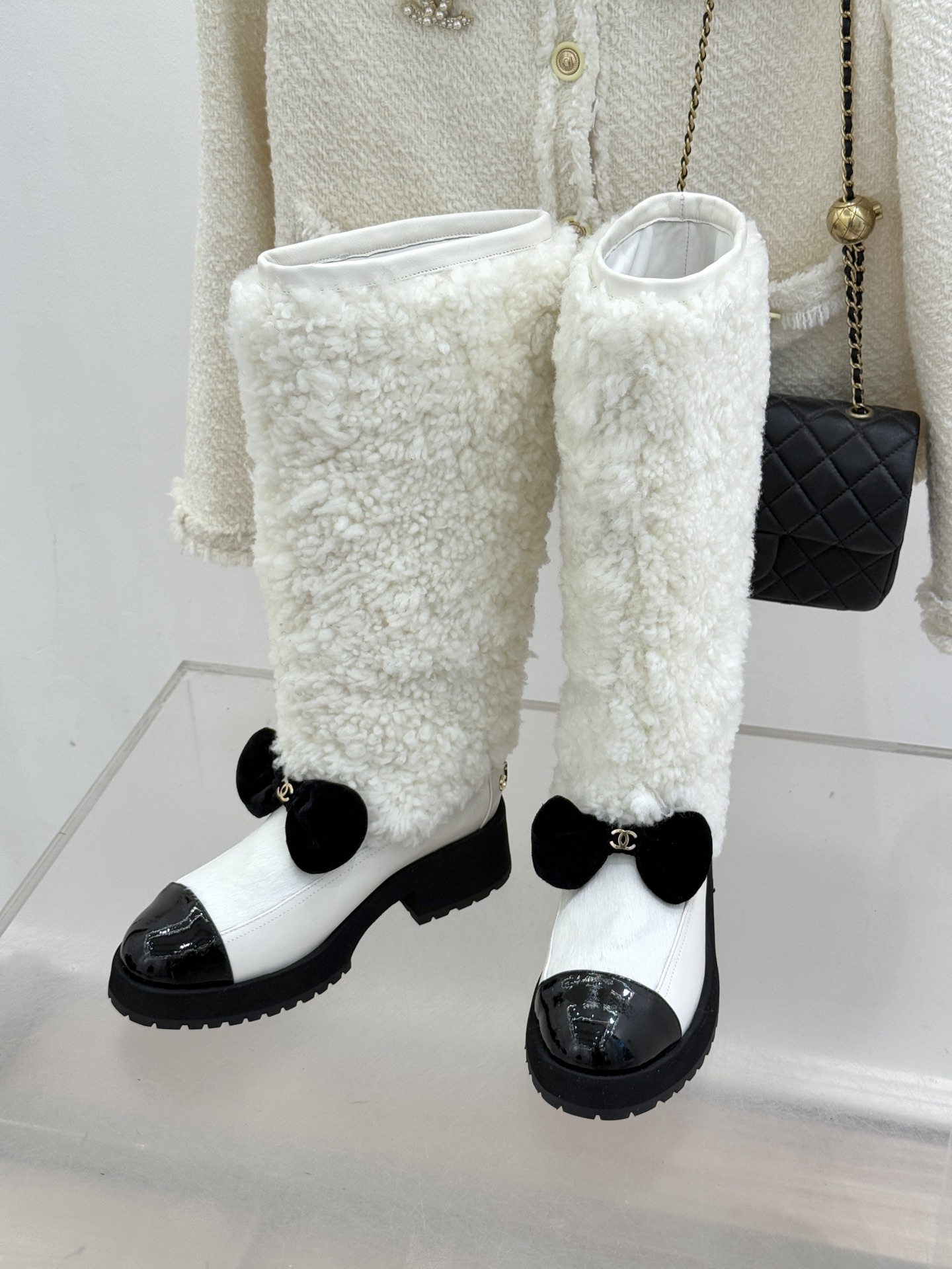 CHANE*｜小香25N Coco Neige双C蝴蝶结拼色厚底雪地靴当圣莫里茨的初雪邂逅巴黎格调这款雪