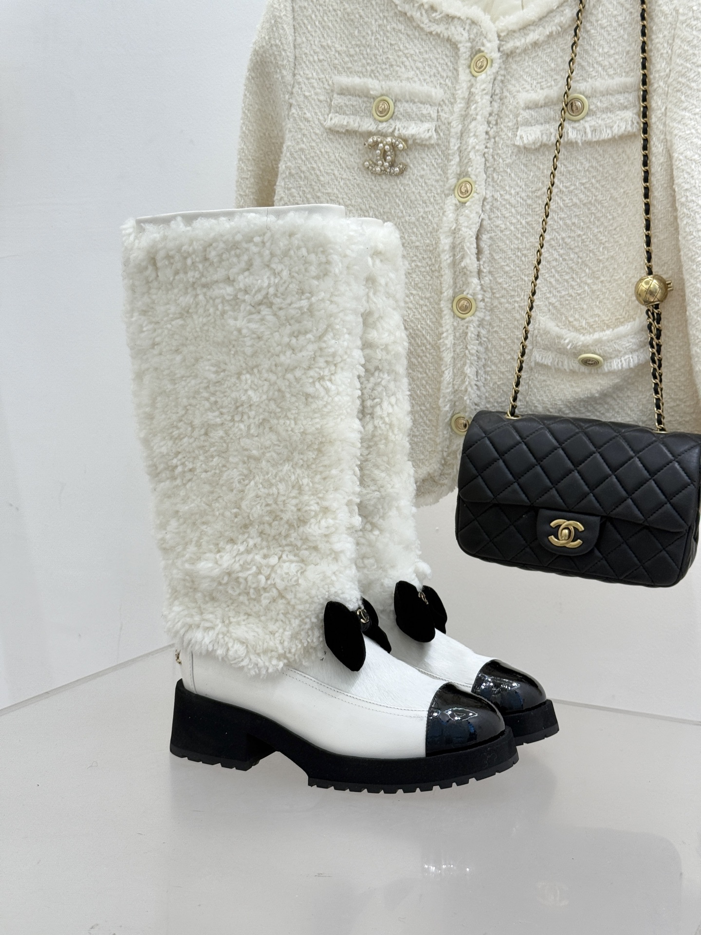 CHANE*｜小香25N Coco Neige双C蝴蝶结拼色厚底雪地靴当圣莫里茨的初雪邂逅巴黎格调这款雪