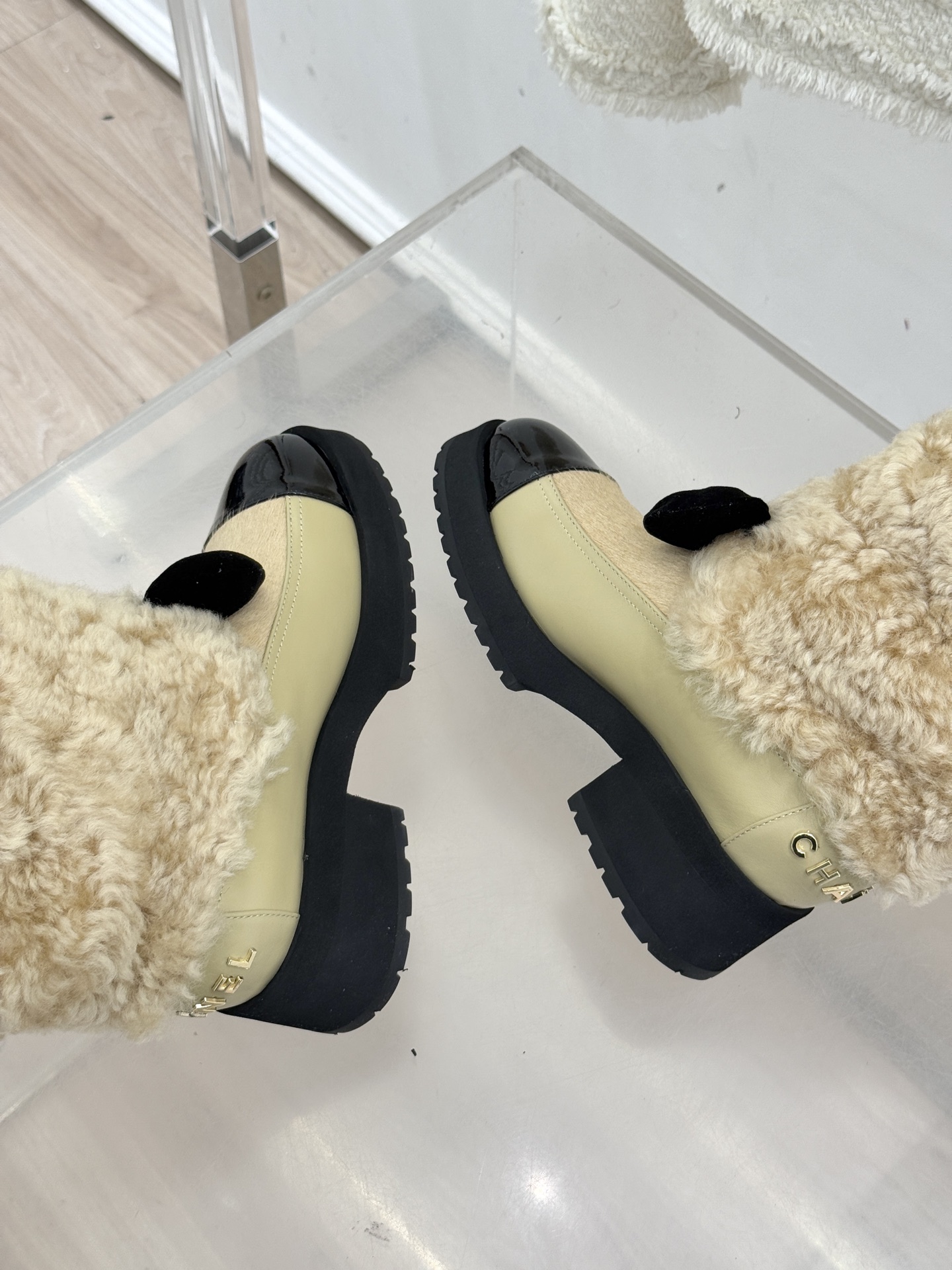 CHANE*｜小香25N Coco Neige双C蝴蝶结拼色厚底雪地靴当圣莫里茨的初雪邂逅巴黎格调这款雪