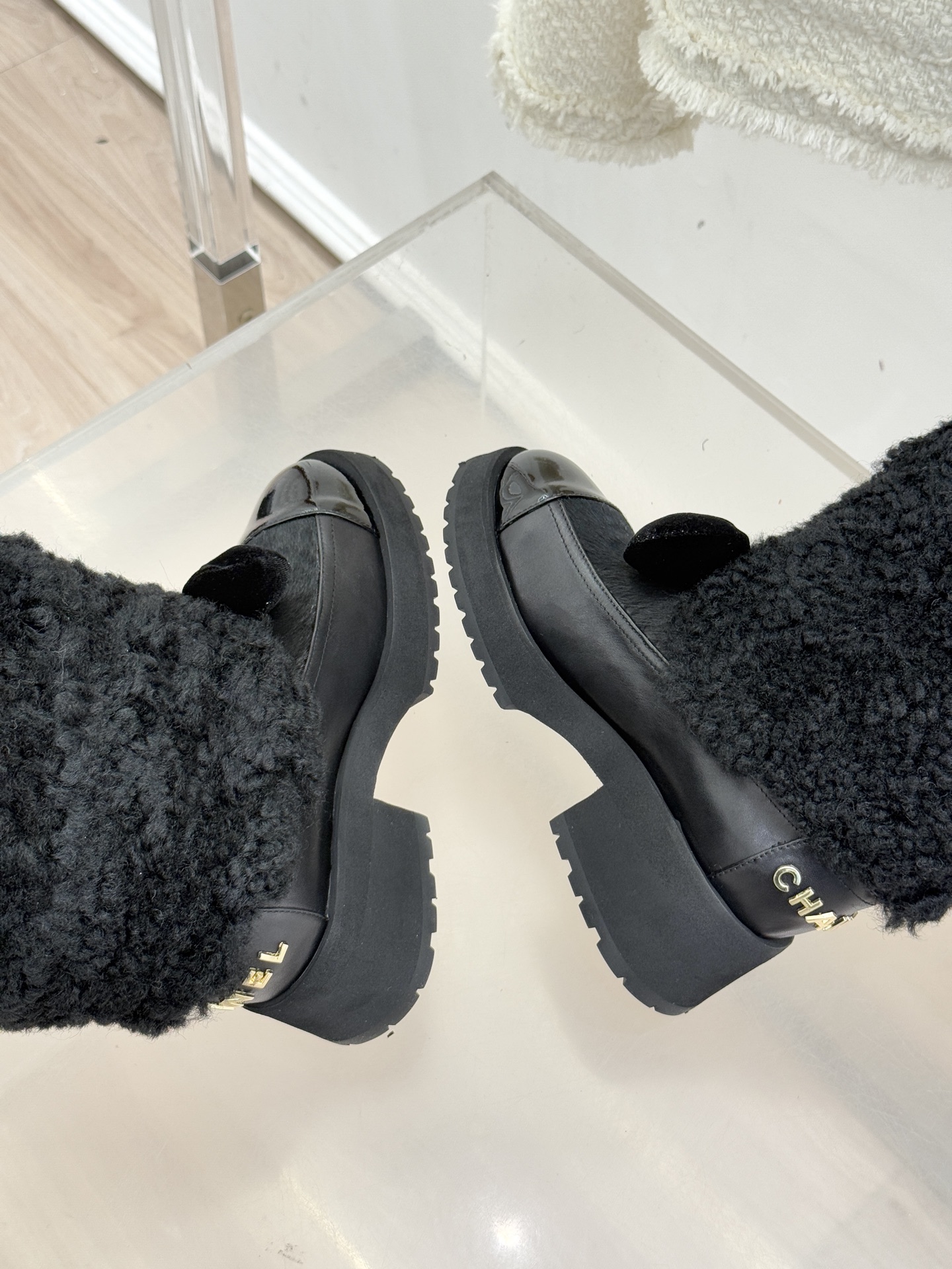 CHANE*｜小香25N Coco Neige双C蝴蝶结拼色厚底雪地靴当圣莫里茨的初雪邂逅巴黎格调这款雪