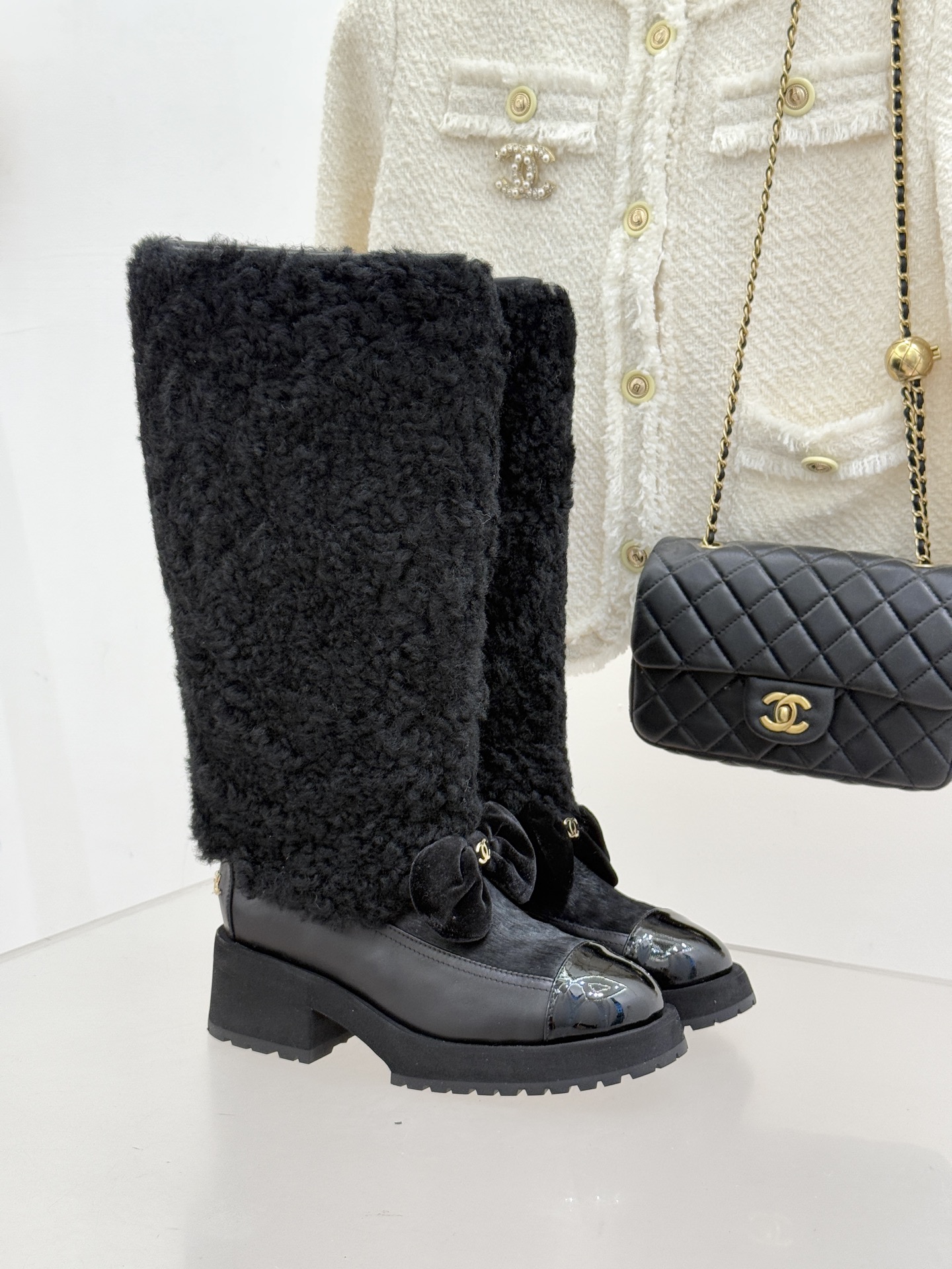 CHANE*｜小香25N Coco Neige双C蝴蝶结拼色厚底雪地靴当圣莫里茨的初雪邂逅巴黎格调这款雪