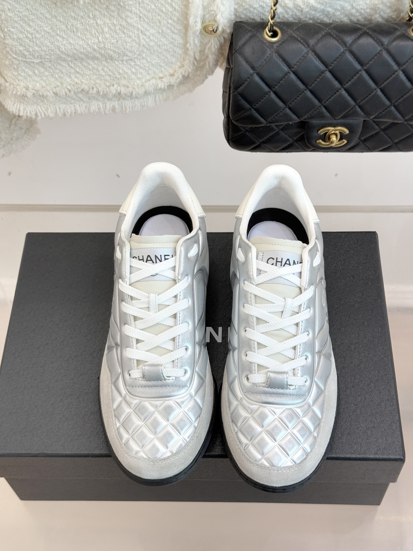 CHANE*｜小香经典菱格复古休闲鞋德训鞋运动鞋⚠️经典菱格羊皮与复古结合鞋型要比其它运动鞋更秀气大大的