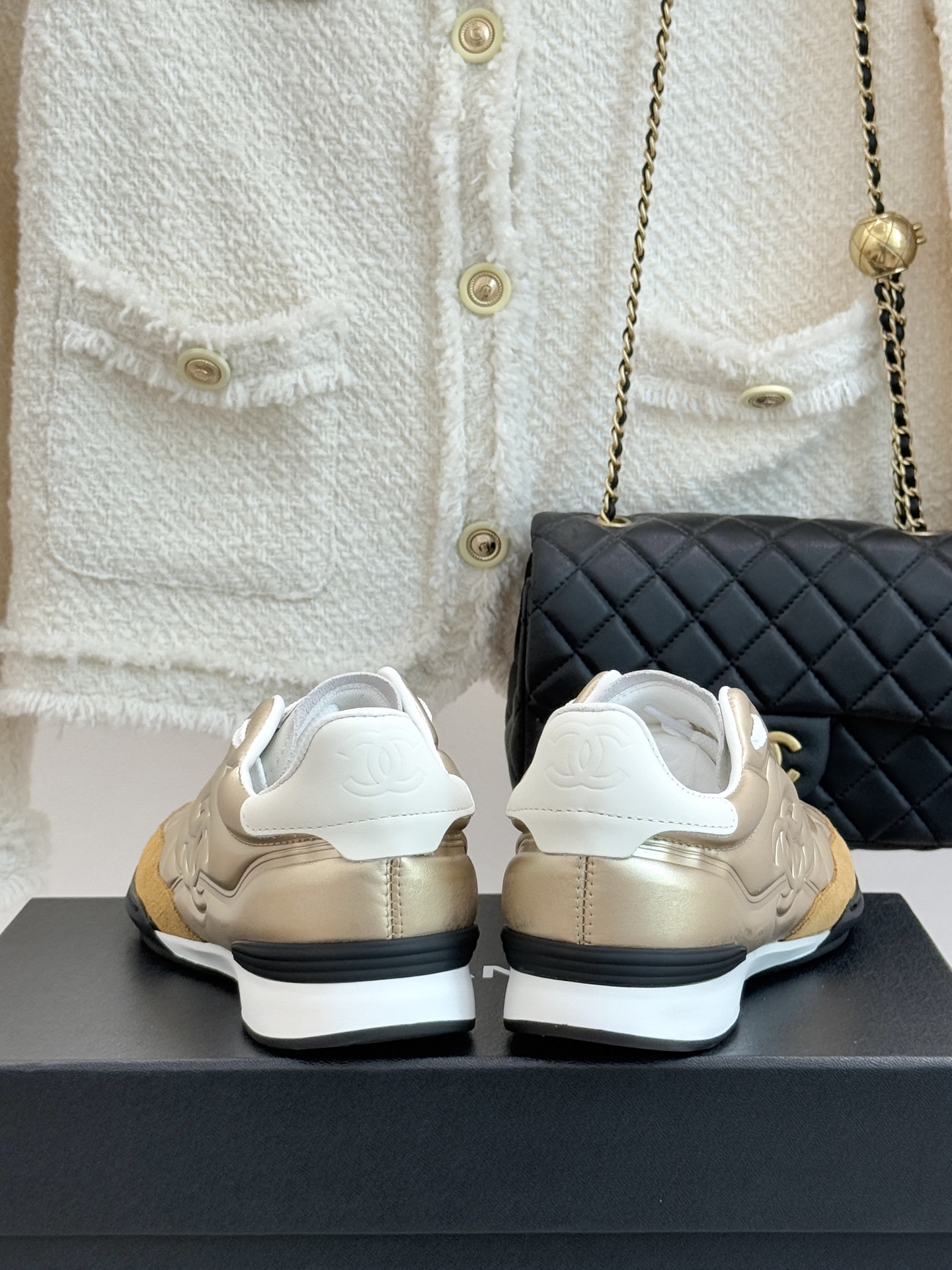 CHANE*｜小香经典菱格复古休闲鞋德训鞋运动鞋⚠️经典菱格羊皮与复古结合鞋型要比其它运动鞋更秀气大大的