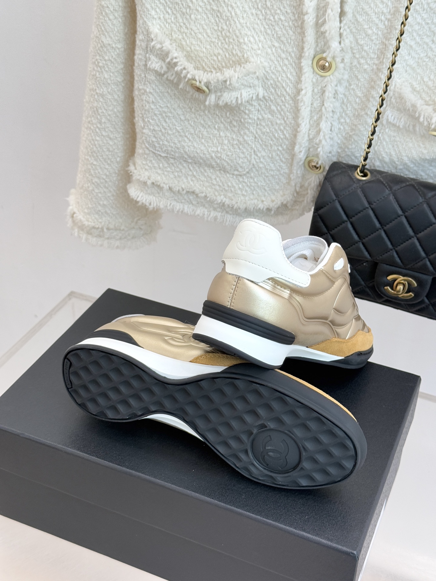 CHANE*｜小香经典菱格复古休闲鞋德训鞋运动鞋⚠️经典菱格羊皮与复古结合鞋型要比其它运动鞋更秀气大大的