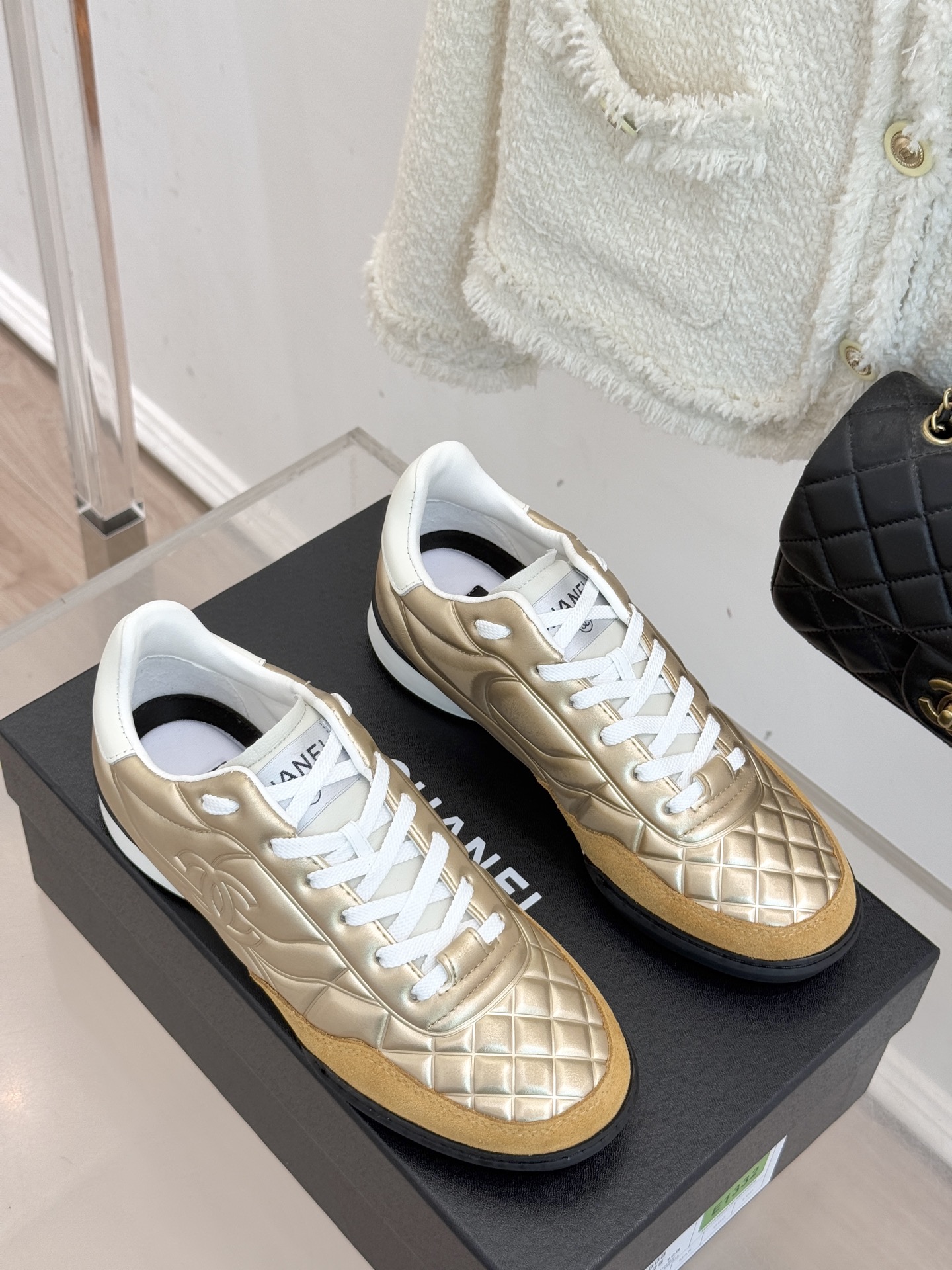 CHANE*｜小香经典菱格复古休闲鞋德训鞋运动鞋⚠️经典菱格羊皮与复古结合鞋型要比其它运动鞋更秀气大大的